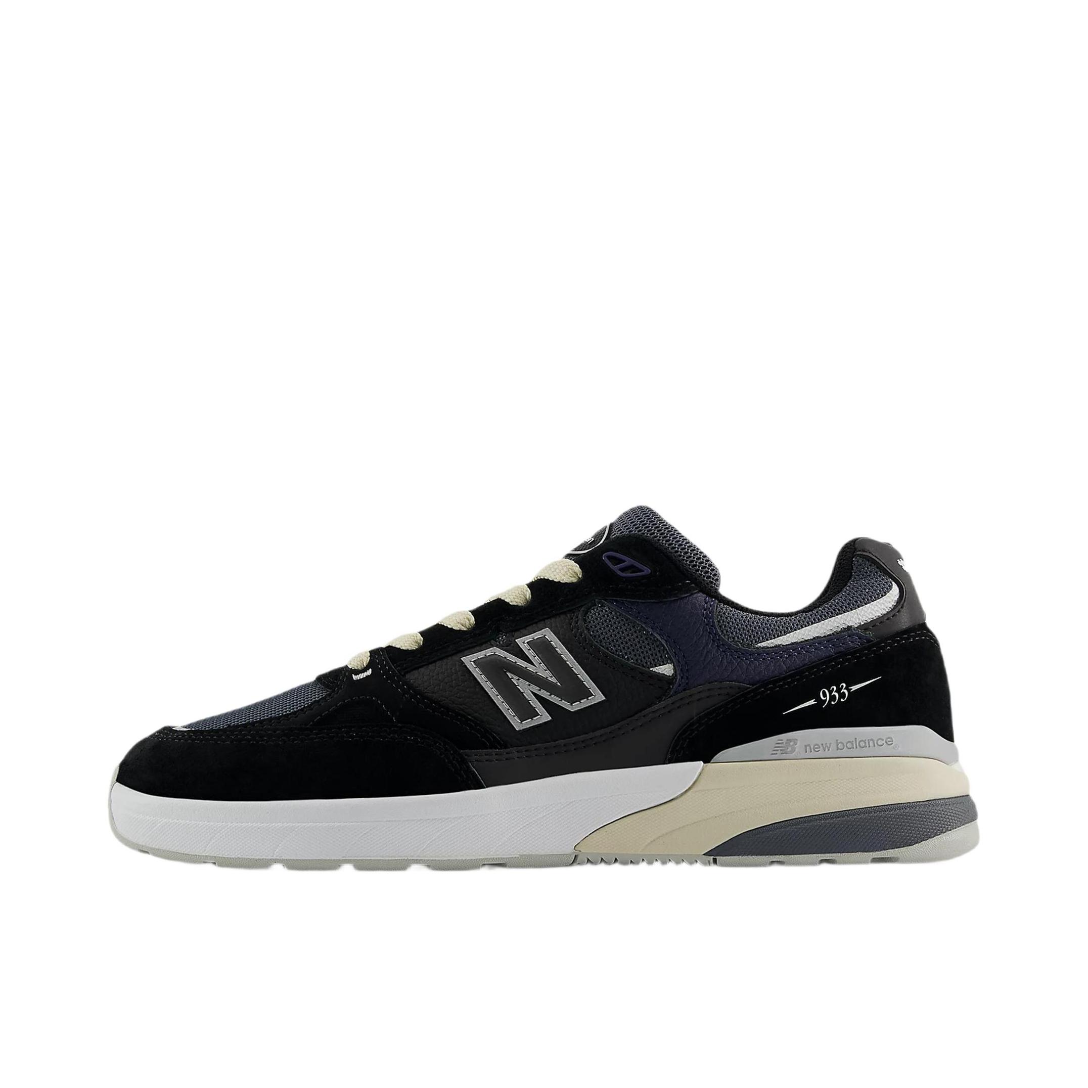 推荐商品：New Balance NB Numeric 933 跑鞋 百搭防滑耐磨低帮支撑贴合 D宽/黑色 