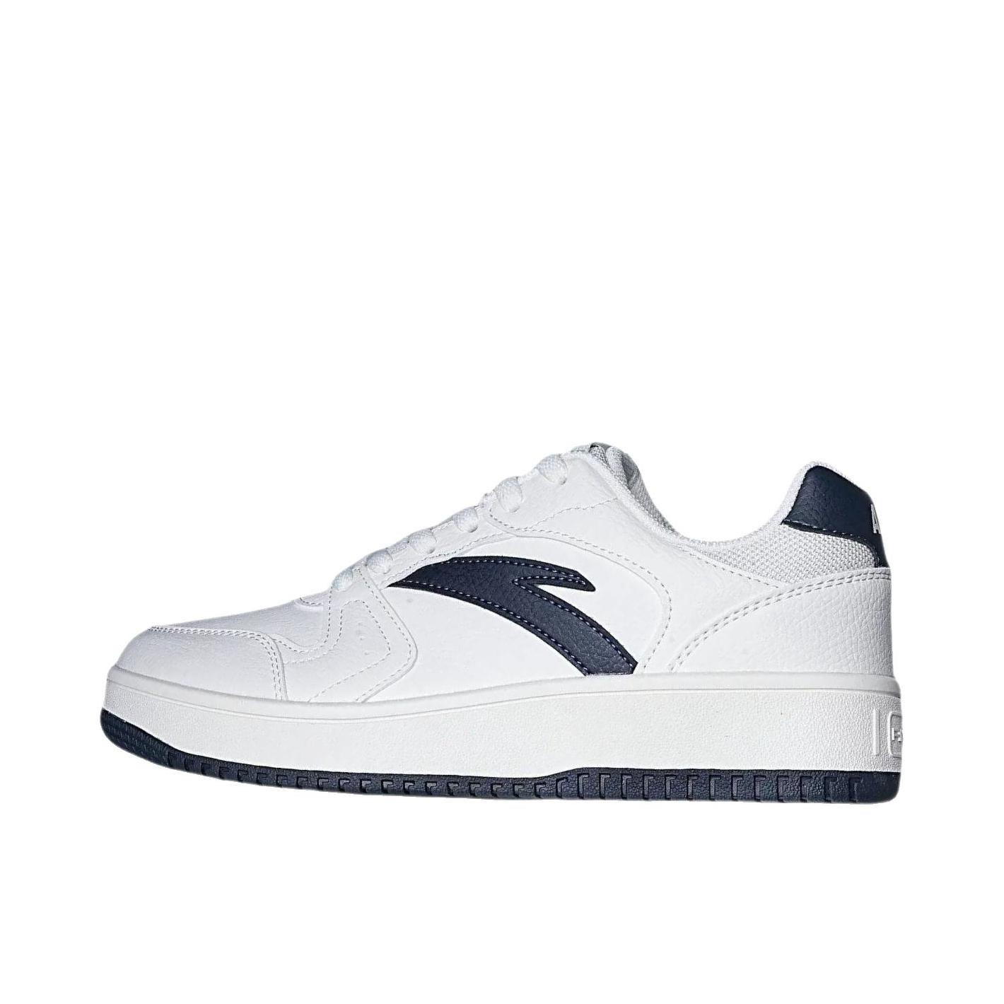 推荐商品：【王一博同款】 安踏 小零感 元年 小白鞋 板鞋 防滑耐磨轻便软底平底增高厚底复古潮流运动休闲 男款/白色/蓝色