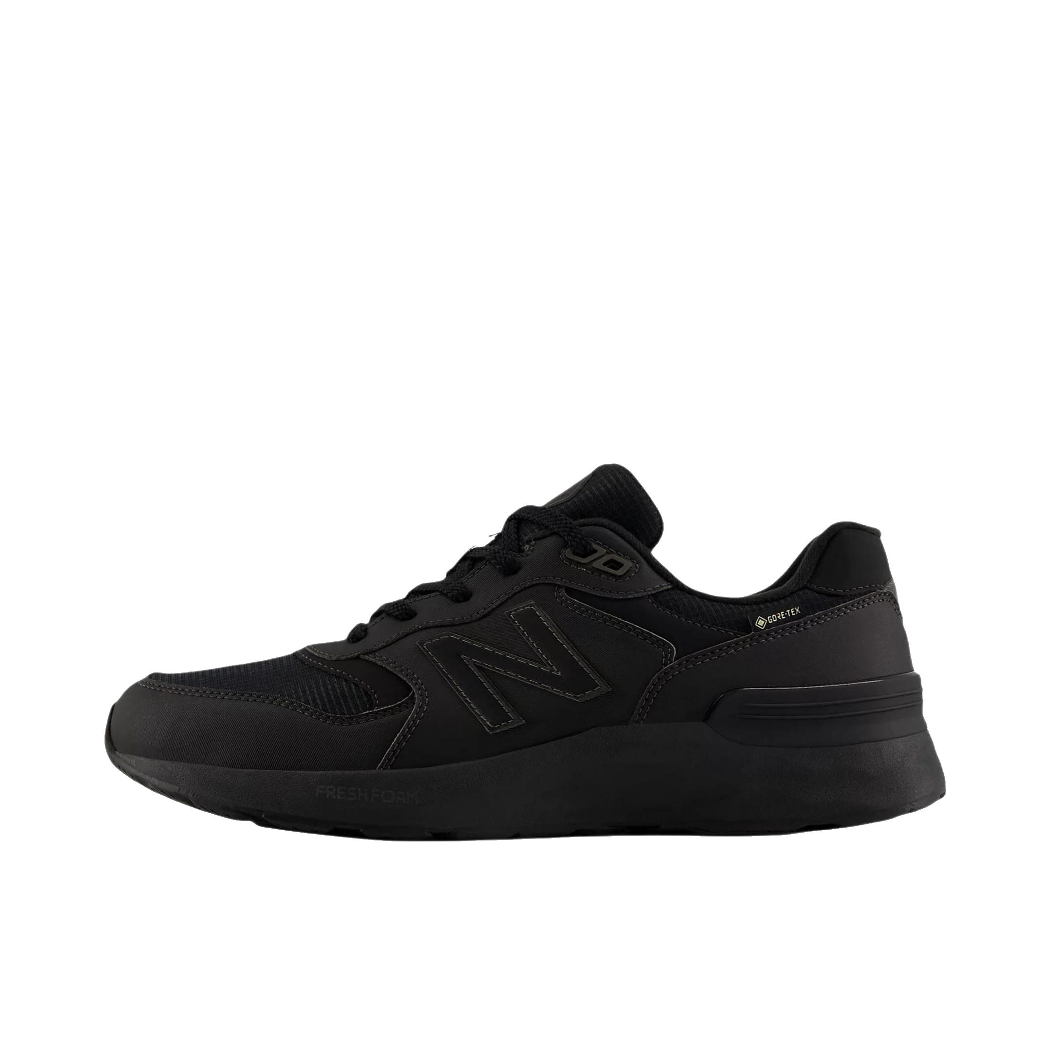 推荐商品：New Balance 880 v7 跑鞋 缓震透气休闲网面支撑慢跑鞋轻便防滑 2E宽/纯黑色