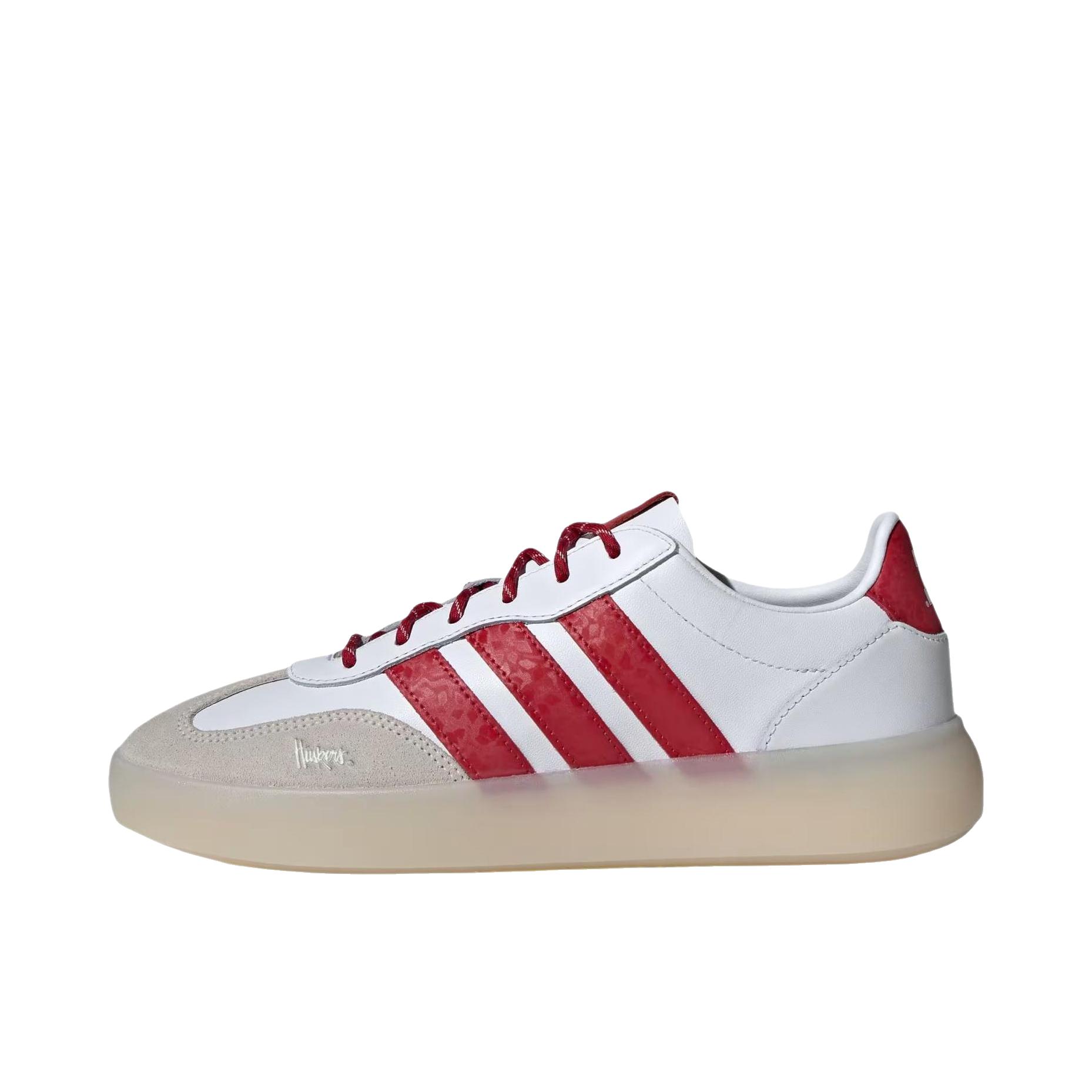 推荐商品：adidas BARREDA DECODE T头鞋 德训鞋 板鞋 百搭复古时尚简约防滑耐磨舒适轻便透气薄底贴合支撑 奶白色/红色