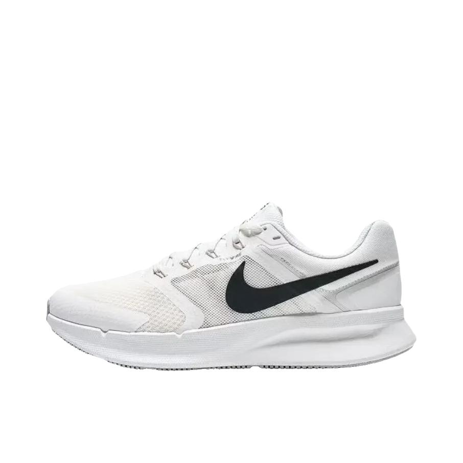 推荐商品：Nike Run Swift 3 跑鞋 减震防滑耐磨舒适网面透气缓震运动支撑贴合圆头耐穿耐用 白色/黑色