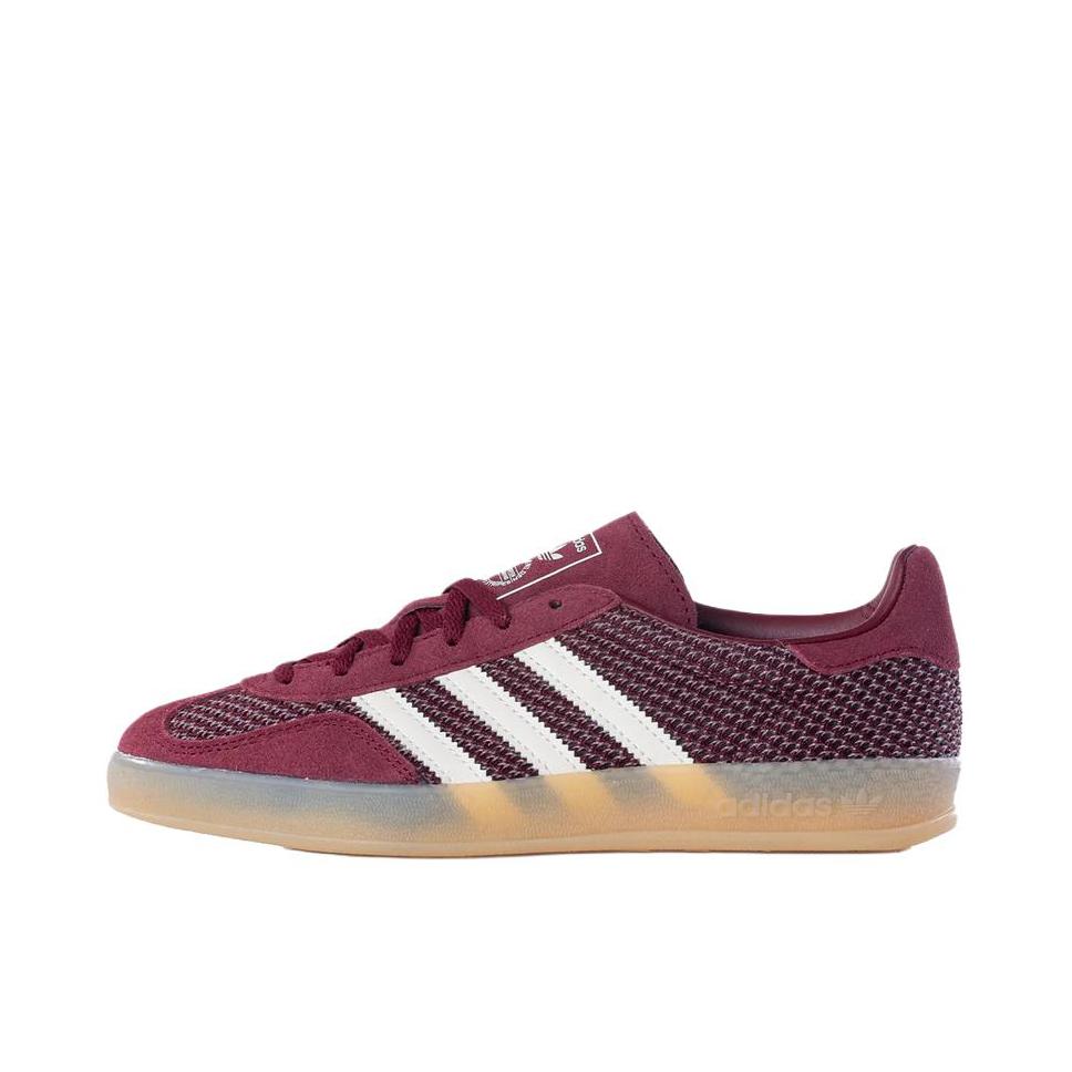 推荐商品：adidas Originals Gazelle Indoor T头鞋 德训鞋 板鞋 舒适缓震防滑耐磨绒面革复古 女款/红色