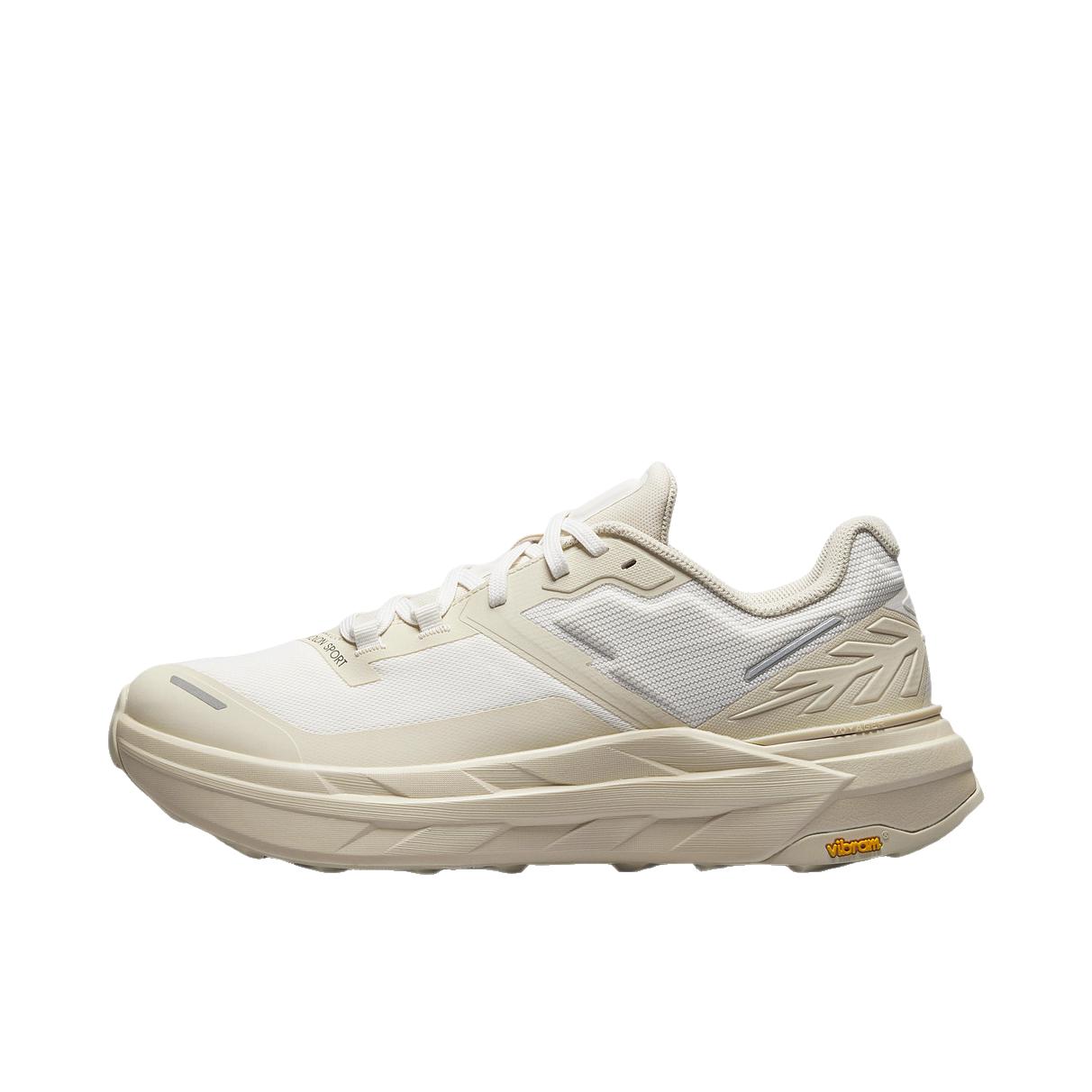 推荐商品：KOLON SPORT/可隆 VOYAGER FT 徒步鞋 户外鞋 耐磨舒适透气 米色/白色