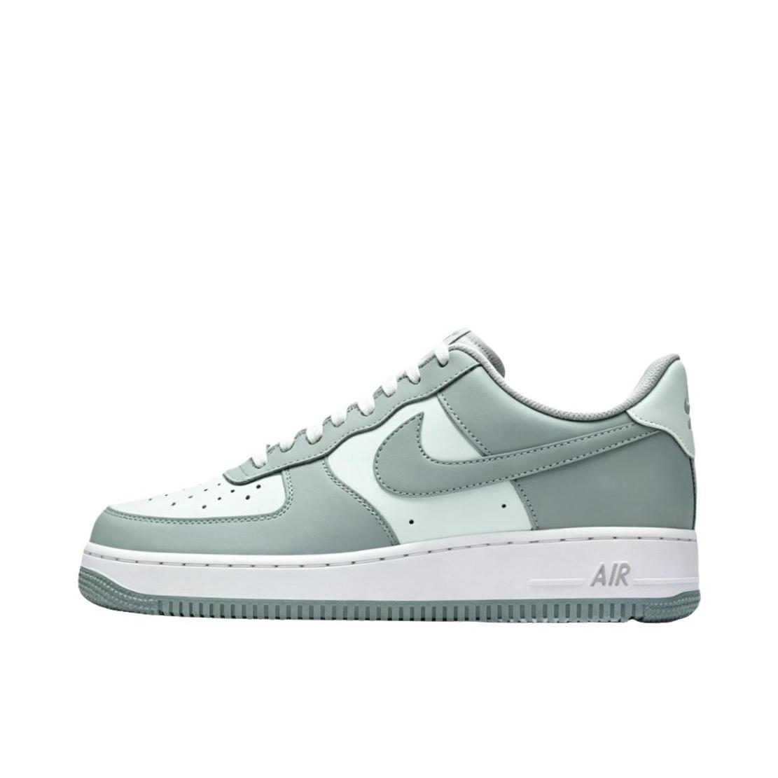 推荐商品：Nike Air Force 1 空军一号 板鞋 轻便舒适百搭耐磨防滑复古 浅绿色/羽白色
