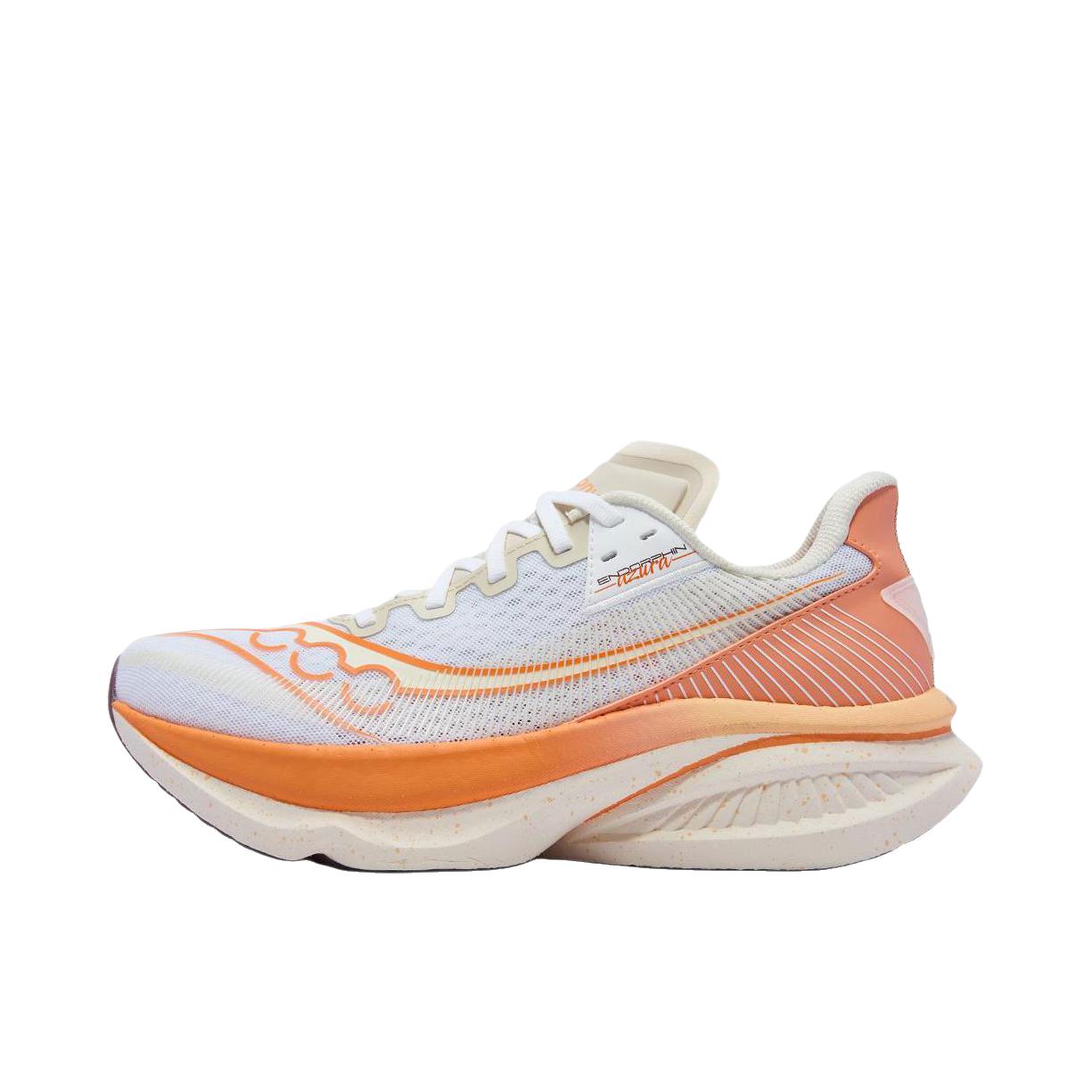 推荐商品：Saucony/索康尼 Endorphin Azura 跑鞋 柔软休闲轻便舒适回弹贴合训练 白色/桔色