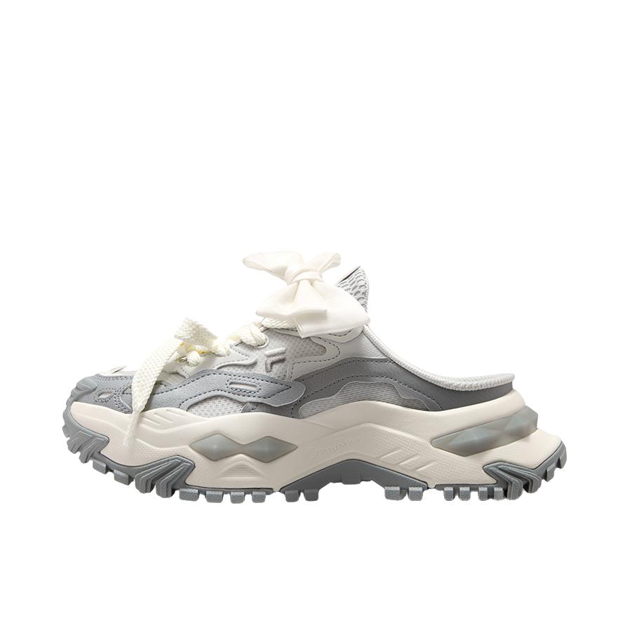 推荐商品：FILA/斐乐  Bianco Mule  防滑耐磨 舒适厚底 减震透气 运动增高  一脚蹬  一字  半拖 老爹鞋  T12W331302F 女款/蘑菇灰色/奶白色