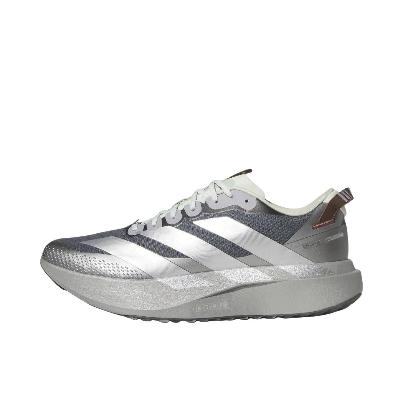 推荐商品：adidas ADIZERO EVO SL ATR 跑鞋 舒适百搭防滑耐磨防水回弹网布贴合支撑 STAR WARS MANDALORIAN & GROGU联名/灰色/银色