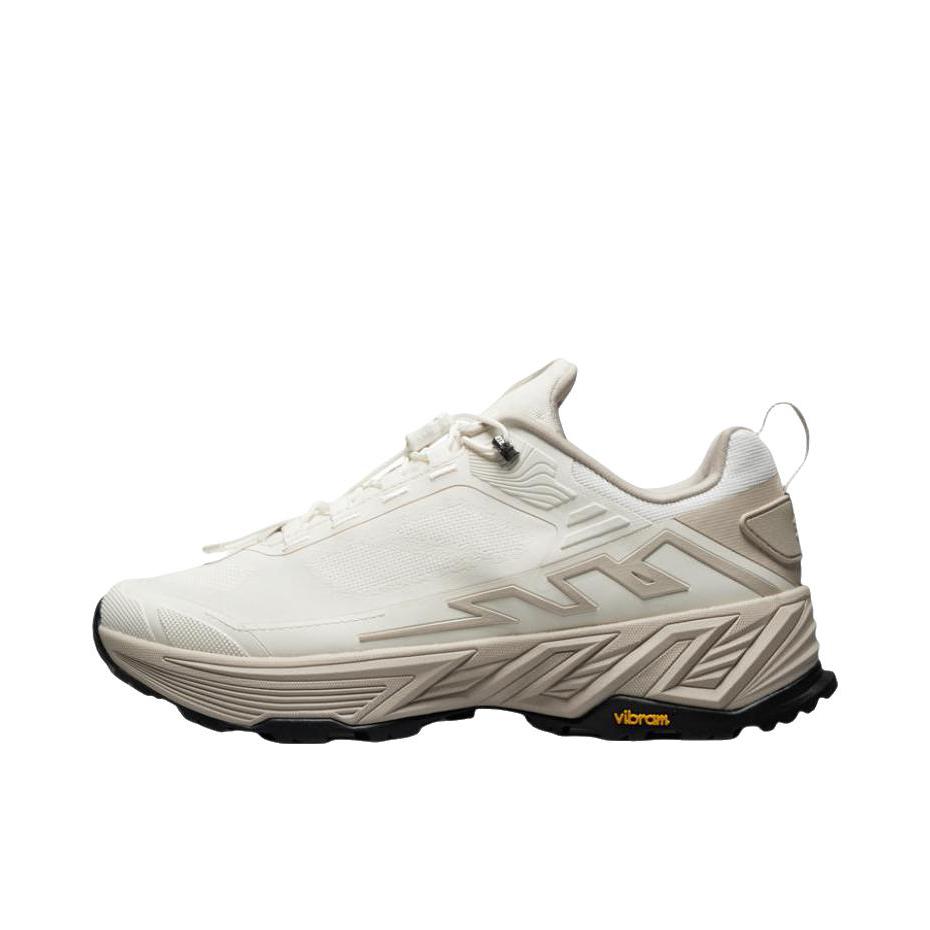 推荐商品：KOLON SPORT/可隆 MOVE ALPHA LITE 户外鞋 徒步鞋 轻量抓地低帮中性 奶油色