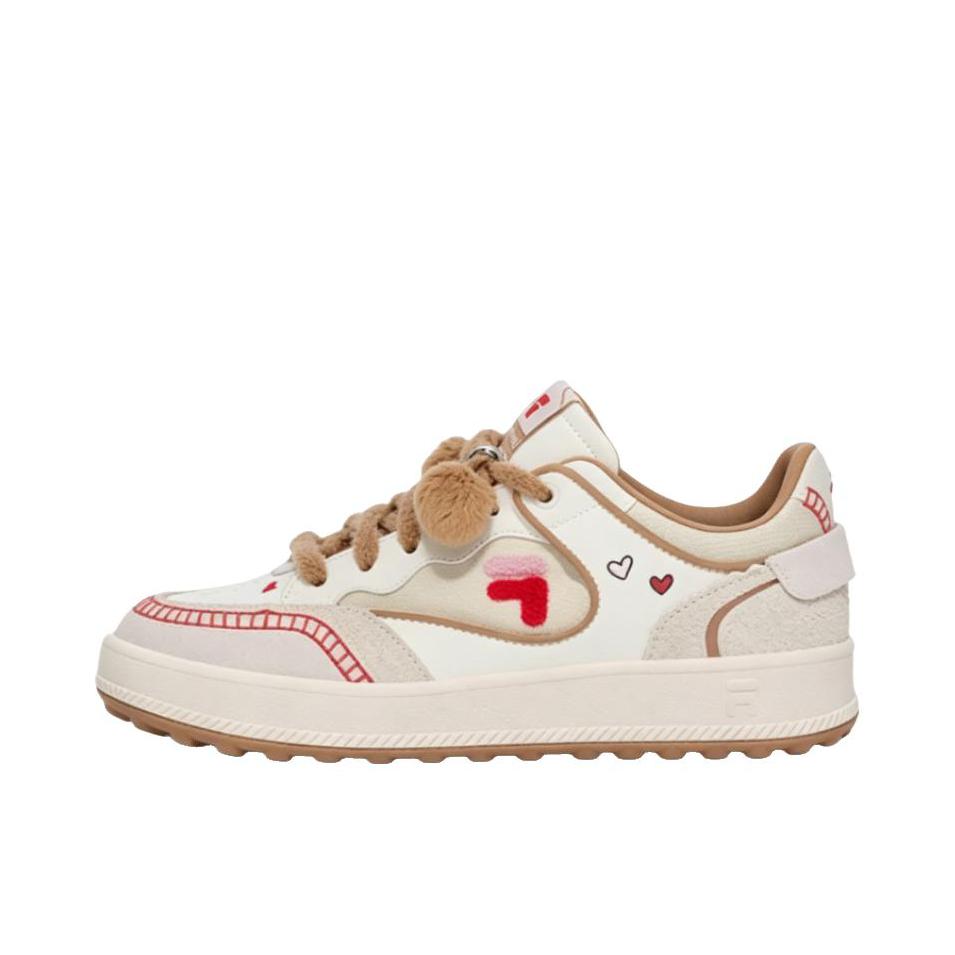 推荐商品：FILA/斐乐 FUGIO飞逸鞋 板鞋 透气圆头防滑 女款/雪白色/桦树棕