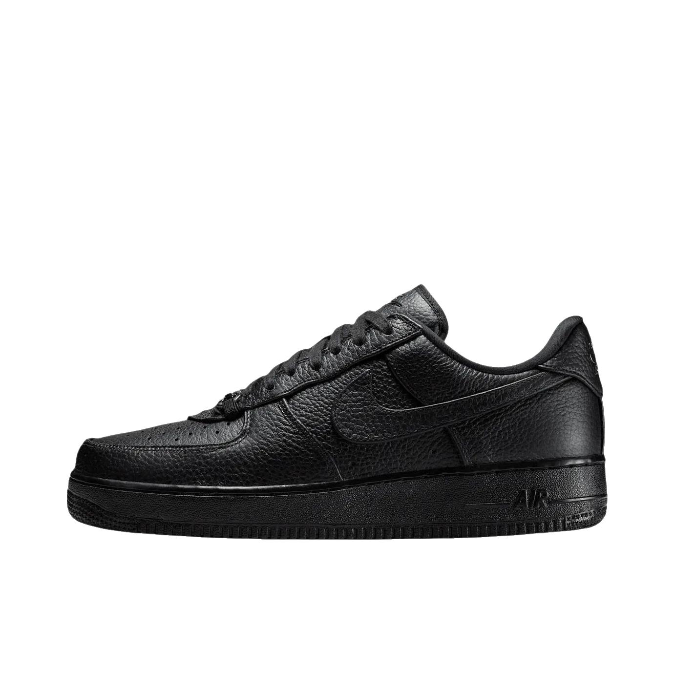 推荐商品：Nike Air Force 1 空军一号 板鞋 轻便舒适百搭耐磨防滑复古 低帮/全黑色