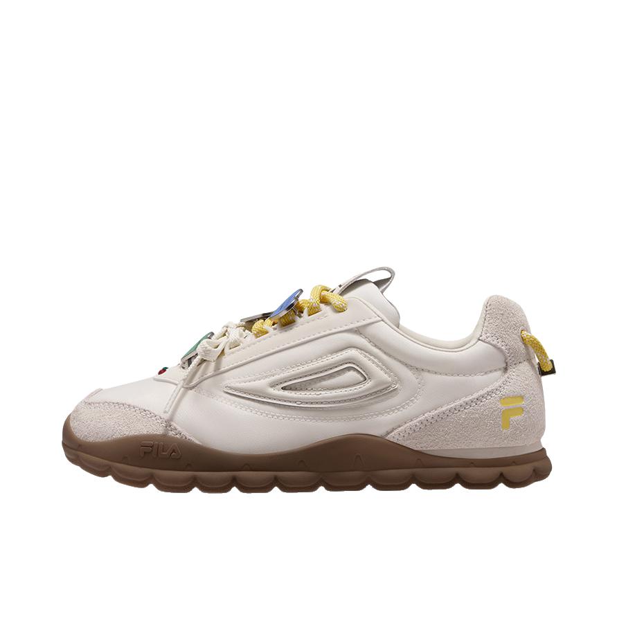 推荐商品：【田曦薇同款】 FILA/斐乐 BOBO BLING 板鞋 德训鞋 学院风薄底低帮轻便 女款/北极狼白/黄油棕