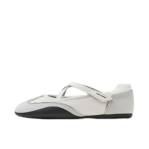 推荐商品：CHARLES&KEITH 单鞋 时尚轻便简约 CK1-71650025 白色