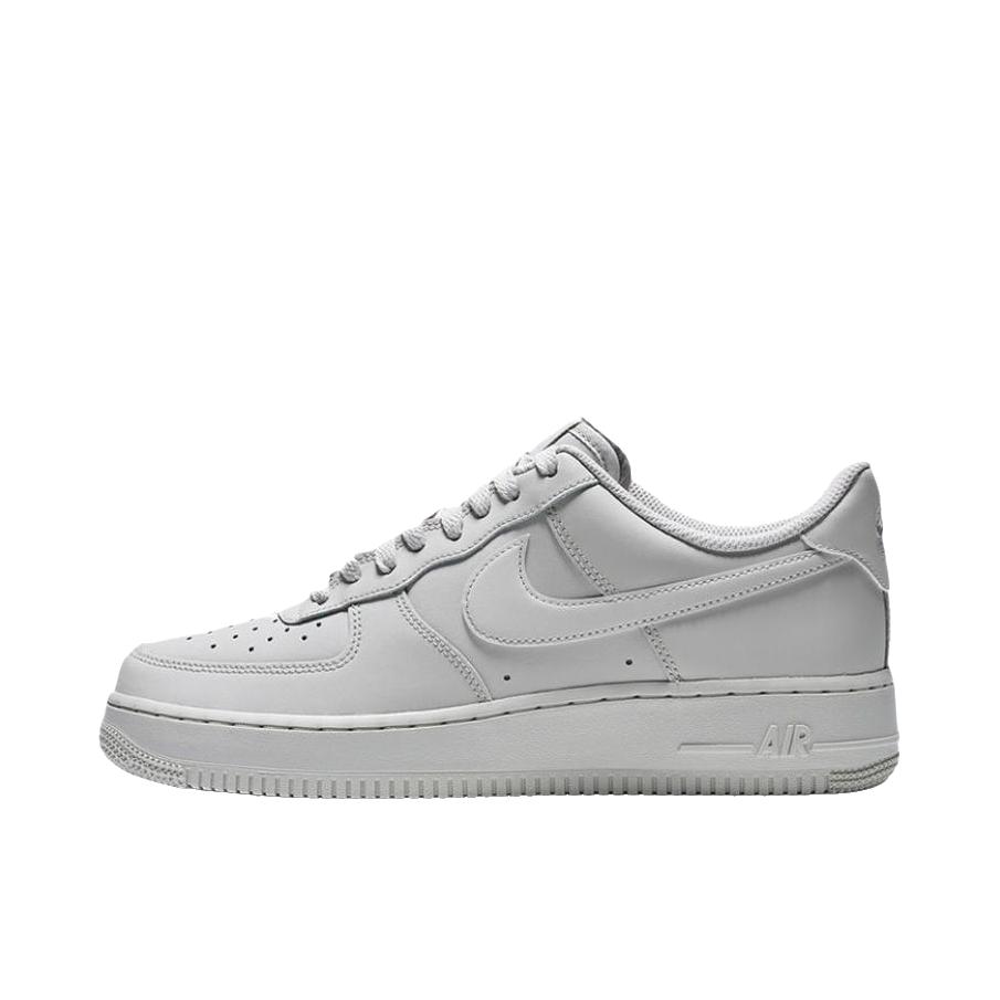 推荐商品：Nike Air Force 1 空军一号 板鞋 轻便舒适百搭耐磨防滑复古 暗白色