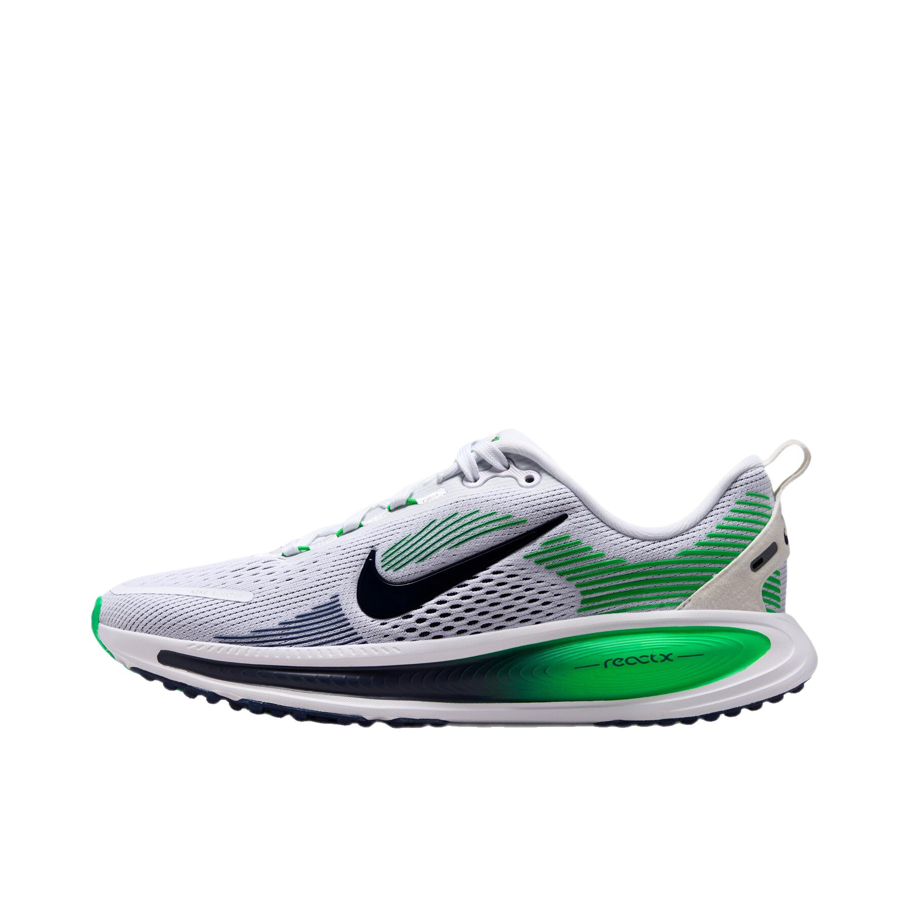 推荐商品：Nike Vomero 18 跑鞋 减震防滑低帮厚底训练轻便短跑贴合防水 大童/白色/深藏青/闪亮绿