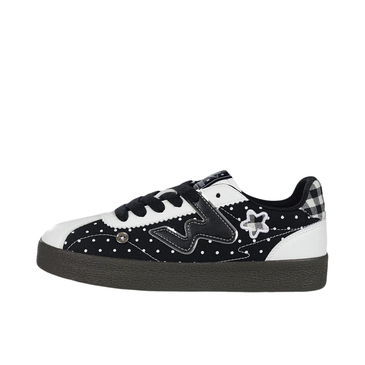 推荐商品：Ollieskate/顽刻 W系列 板鞋 时尚舒适耐磨休闲冬季德训 黑色/白色