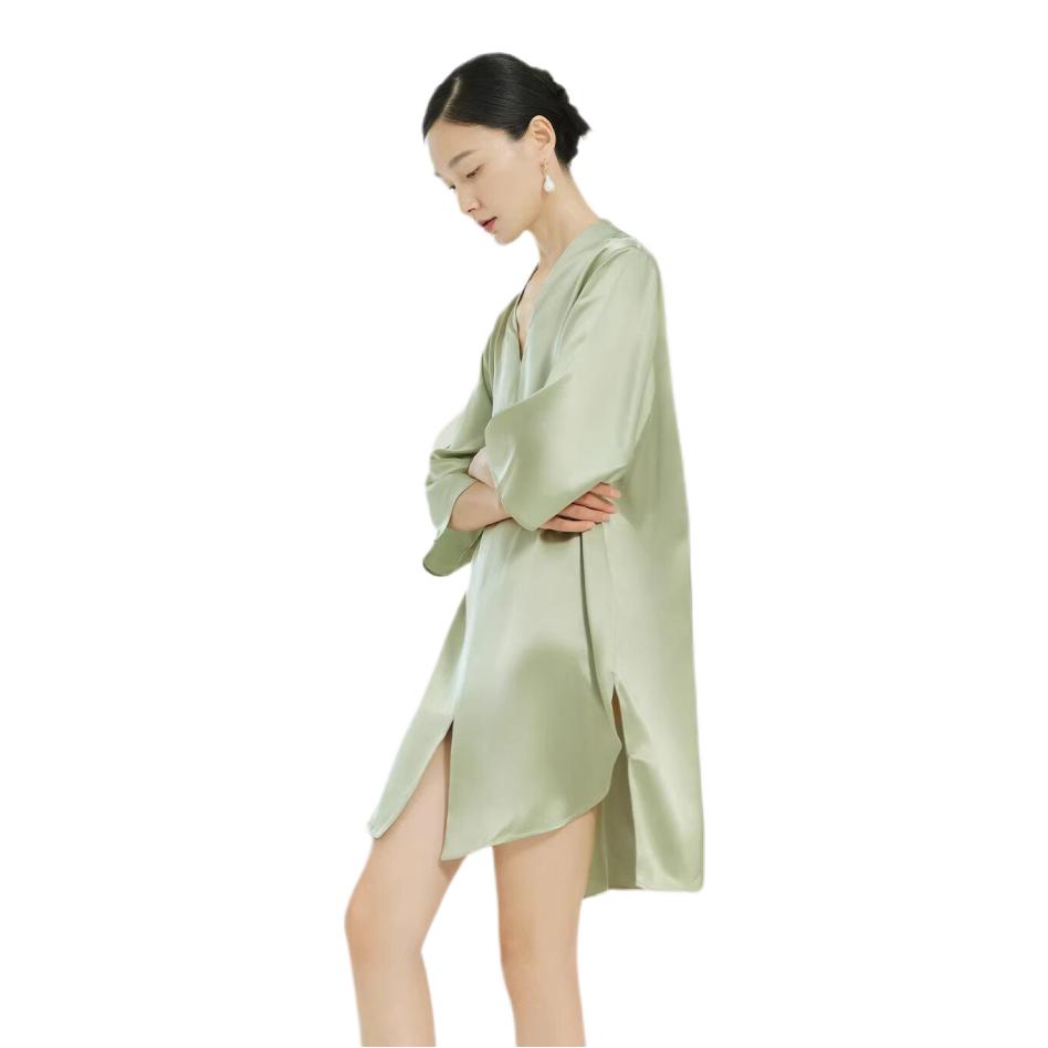 推荐商品：silkiss/丝侬 2026SS 真丝V领纯色半袖睡裙 女装 铜绿
