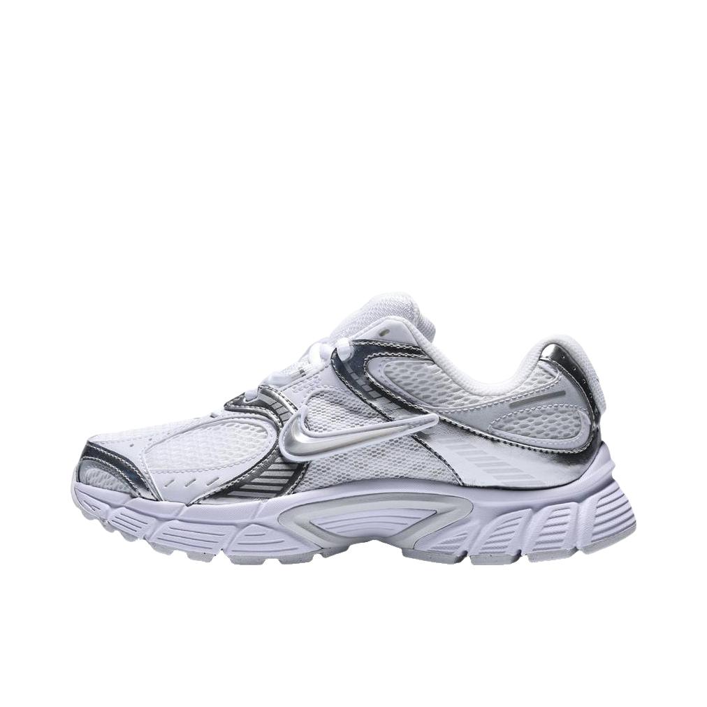 推荐商品：Nike V5 RNR 跑鞋 复古防滑耐磨透气低帮舒适百搭支撑轻便训练抓地贴合圆头 珍珠白