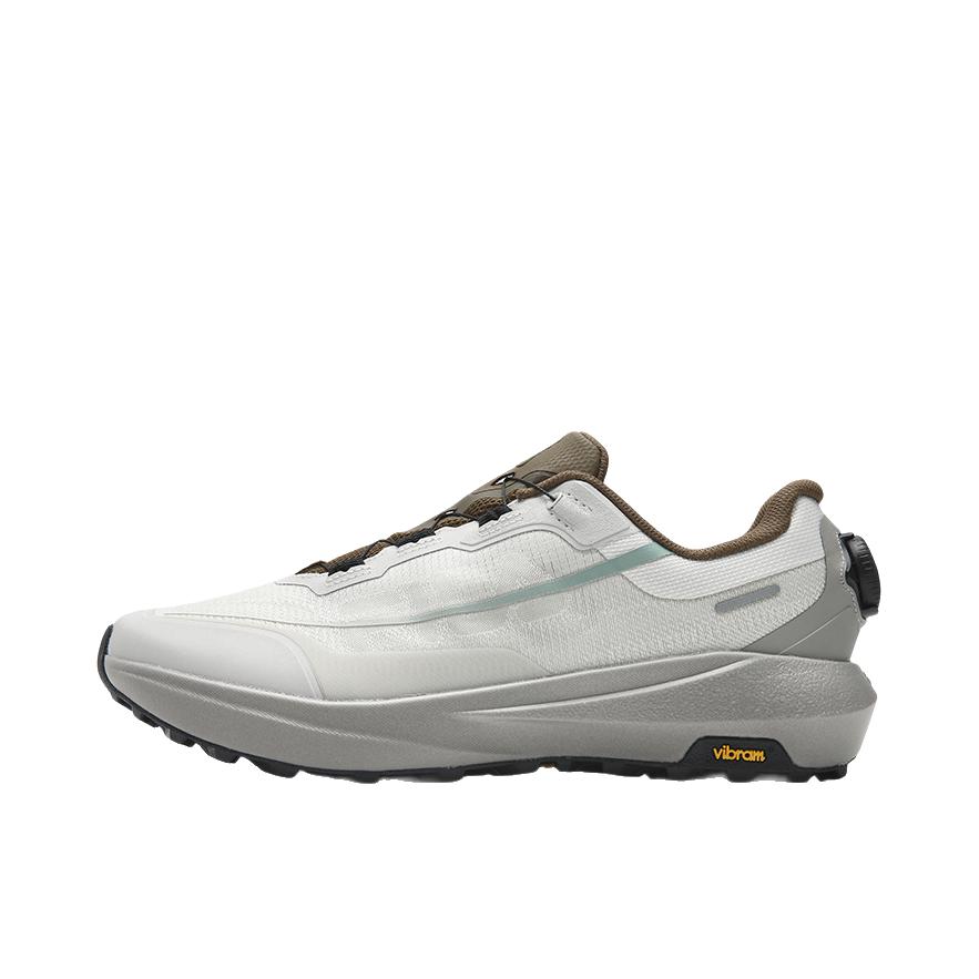 推荐商品：FILA/斐乐 WOLF 3+ BOA 登山鞋 户外鞋 防滑耐磨透气支撑 白色/玛瑙灰