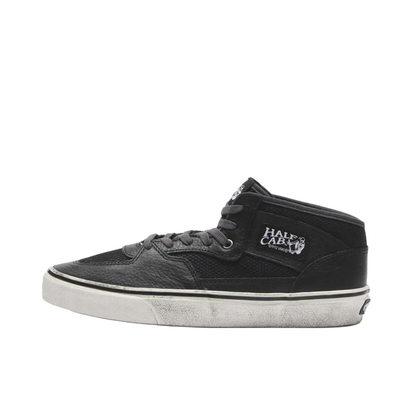 推荐商品：Vans/范斯 Half Cab 板鞋 减震透气防滑耐磨系带舒适轻便百搭复古贴合 乌黑色