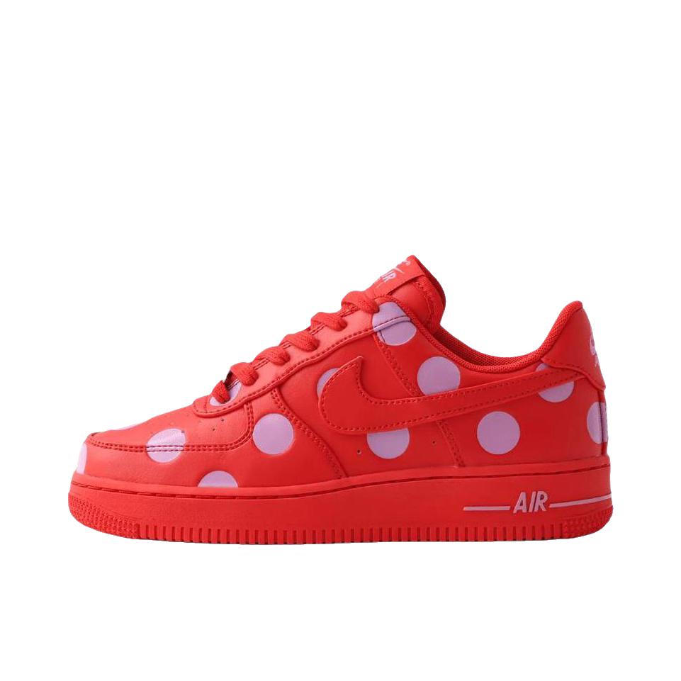 推荐商品：Nike Air Force 1 空军一号 板鞋 轻便舒适百搭耐磨防滑复古 女款/大学红
