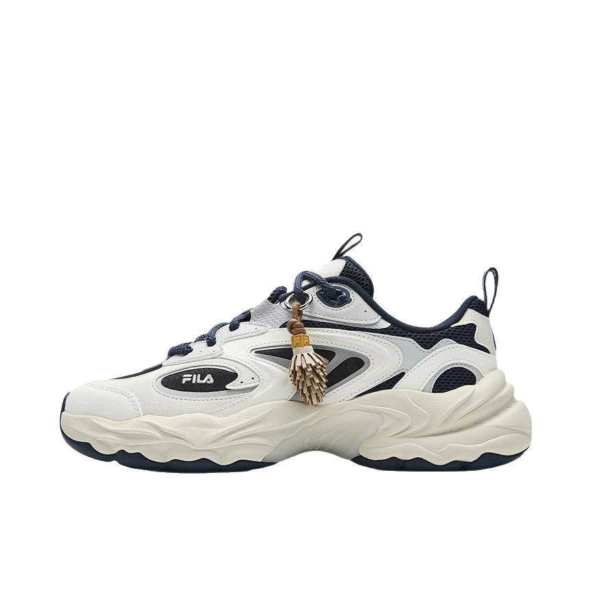 推荐商品：FILA/斐乐 PIGNA 运动休闲鞋 复古轻便增高 低帮/湛蓝色/白棉花糖
