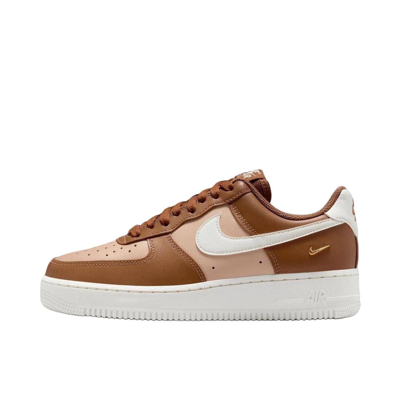 推荐商品：Nike Air Force 1 空军一号 板鞋 轻便舒适百搭耐磨防滑复古 女款/深棕色/白色