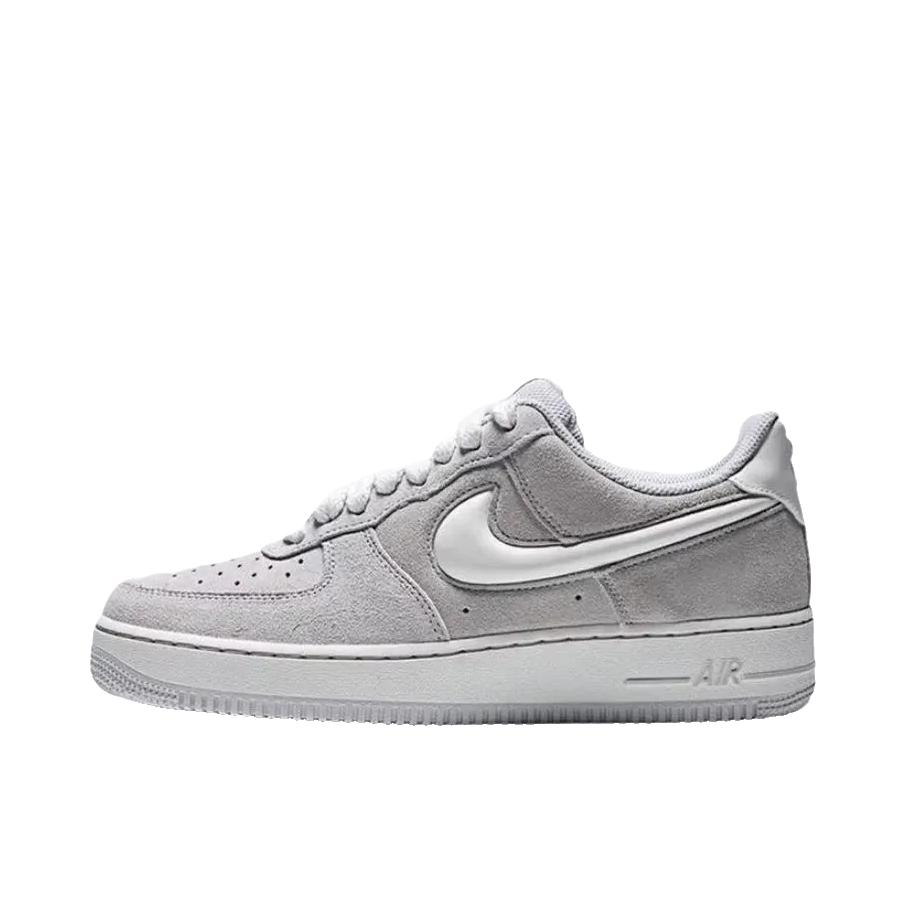 推荐商品：Nike Air Force 1 空军一号 板鞋 轻便舒适百搭耐磨防滑复古 浅灰色/帆白色