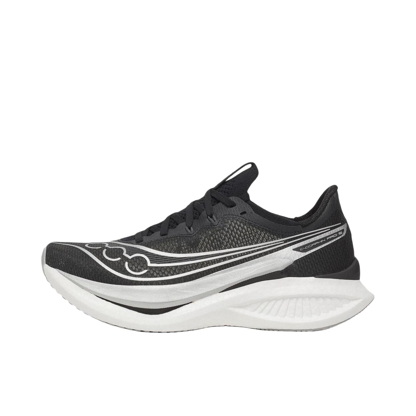 推荐商品：Saucony/索康尼 Endorphin Pro 啡鹏5 跑鞋 百搭休闲舒适轻便碳板马拉松 黑色/银色 