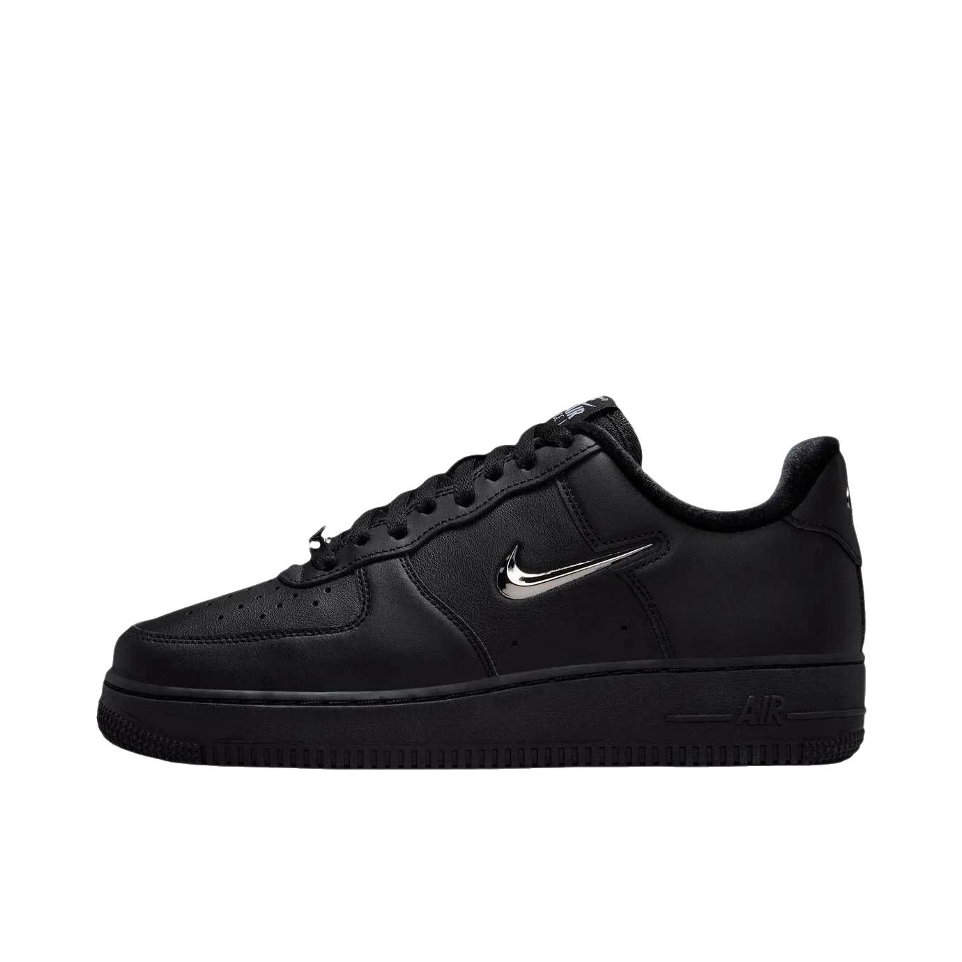 推荐商品：Nike Air Force 1 空军一号 板鞋 轻便舒适百搭耐磨防滑复古 女款/乌黑色