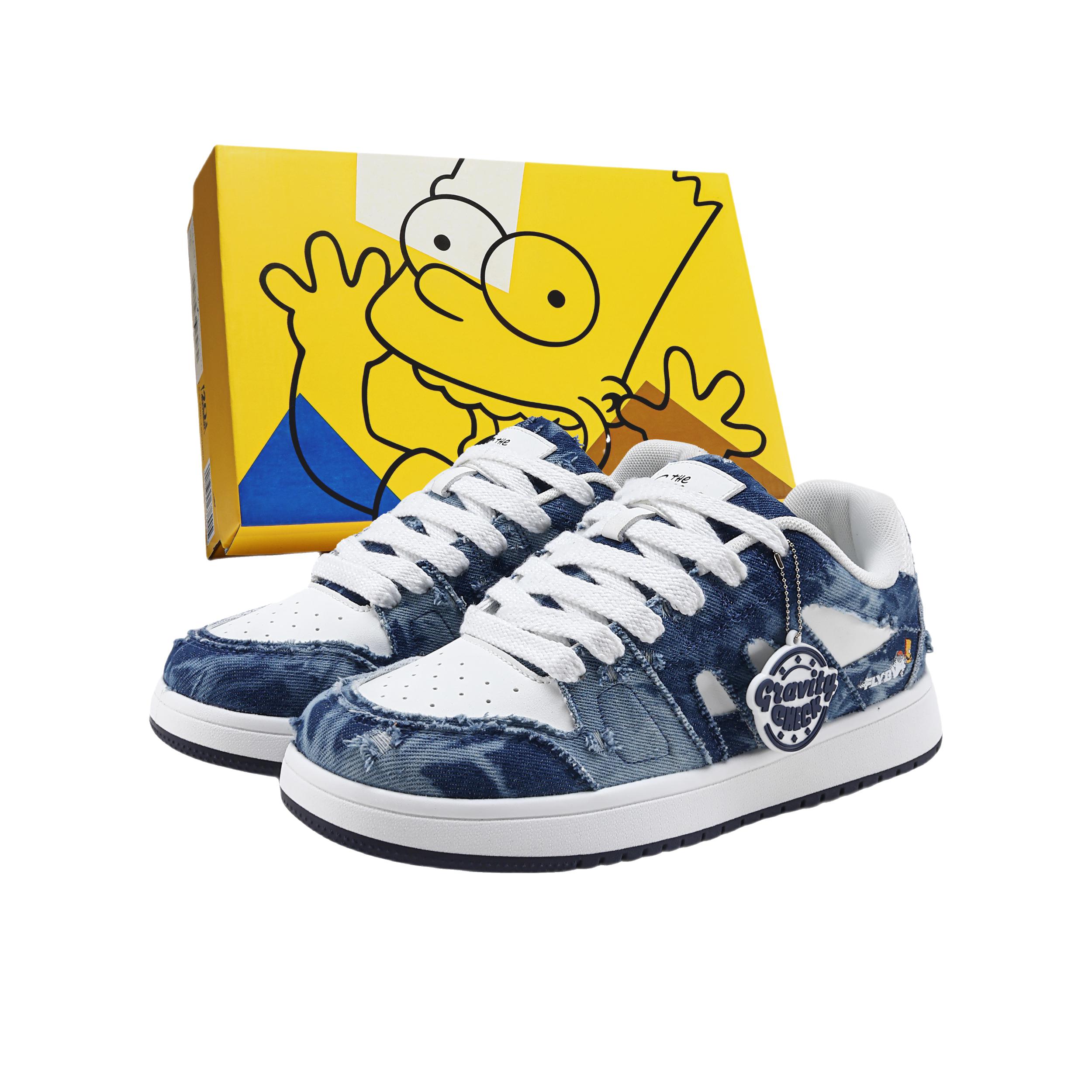推荐商品：The Simpsons/辛普森一家 空军一号 板鞋 支撑皮革街头运动风防水包裹性增高 国内/亚太版本/礼盒款/牛仔蓝 