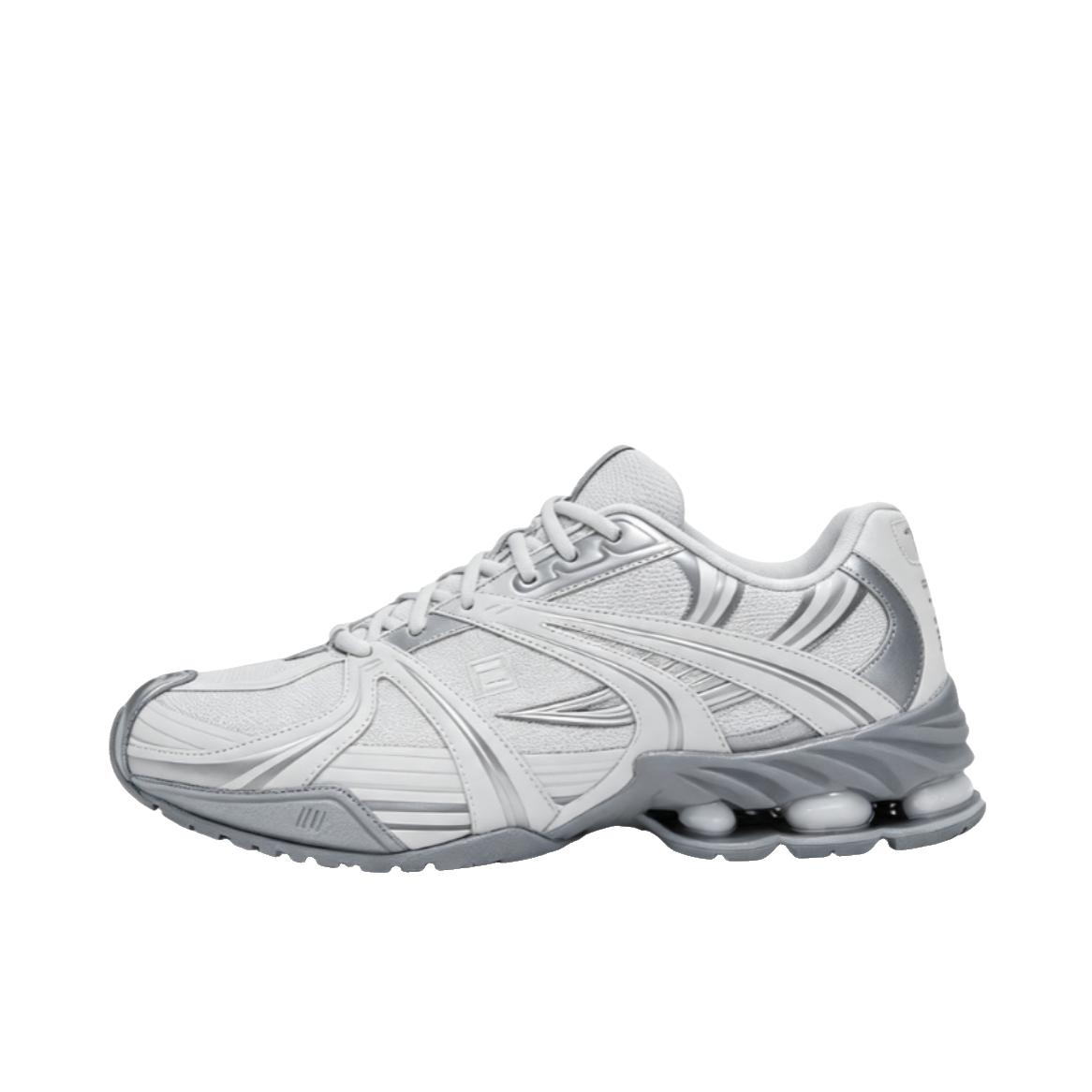 推荐商品：FILA/斐乐 PLIE 运动休闲鞋 透气舒适百搭复古流线鞋 白中白/太空银