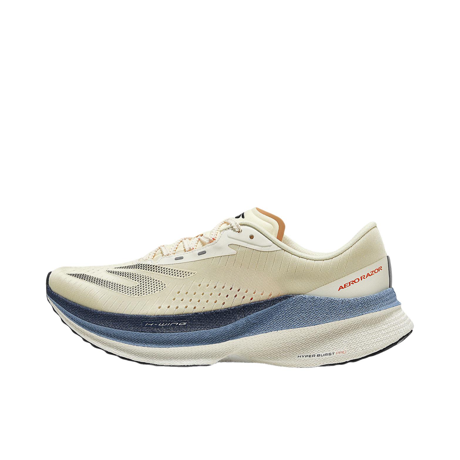 推荐商品：Skechers/斯凯奇 跑鞋 休闲透气减震贴合竞速 172240 乳白色