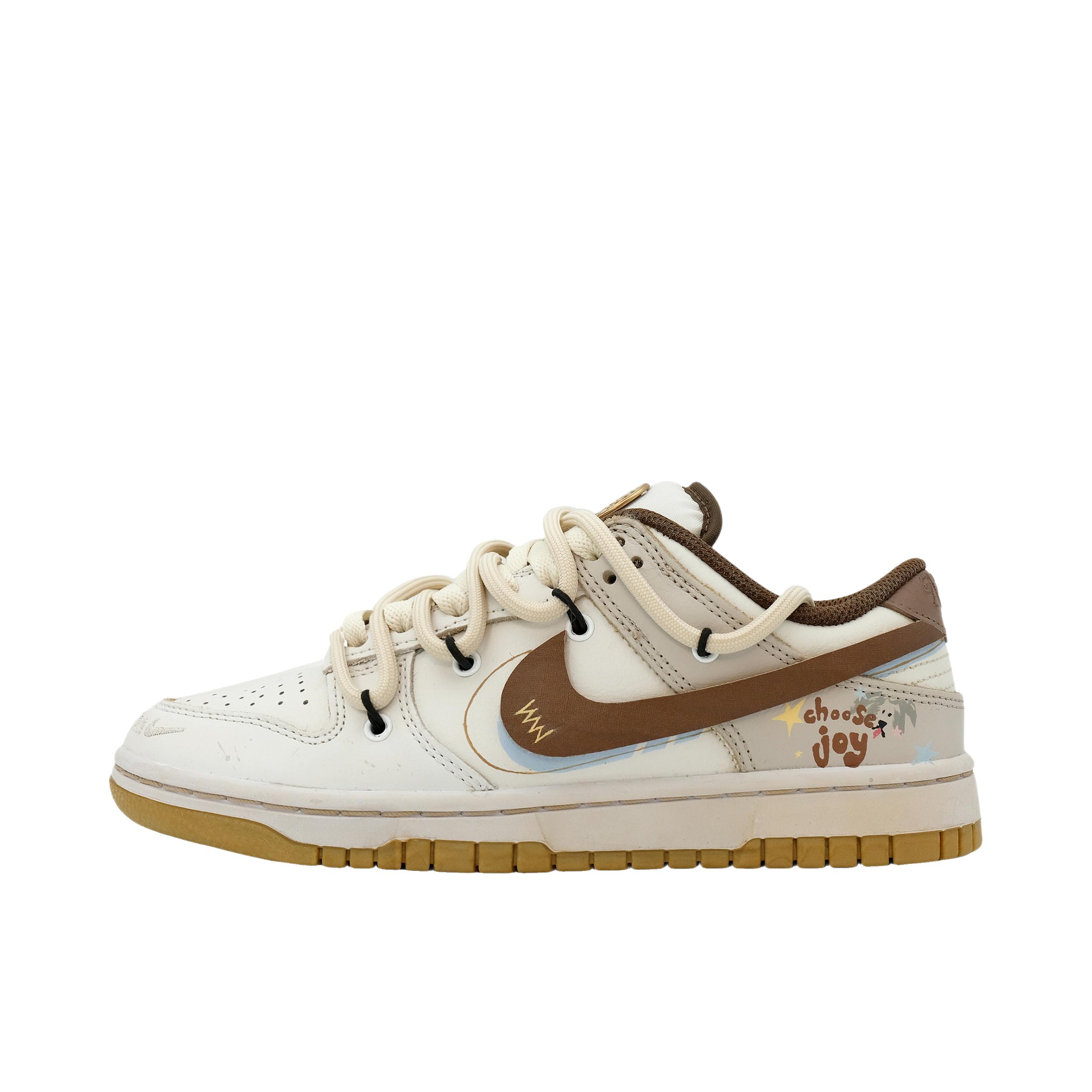 推荐商品：【定制球鞋】 Nike Dunk 板鞋 平跟系带防滑耐磨做旧高街简约百搭潮流复古美式 奶泡帕比