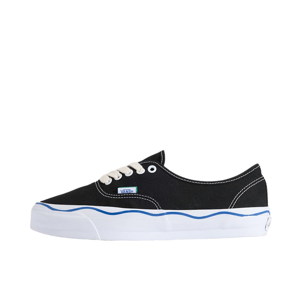 推荐商品：Vans/范斯 Premium Authentic 44 板鞋 柔软耐磨平跟舒适贴合复古 首尔黑/纯白色