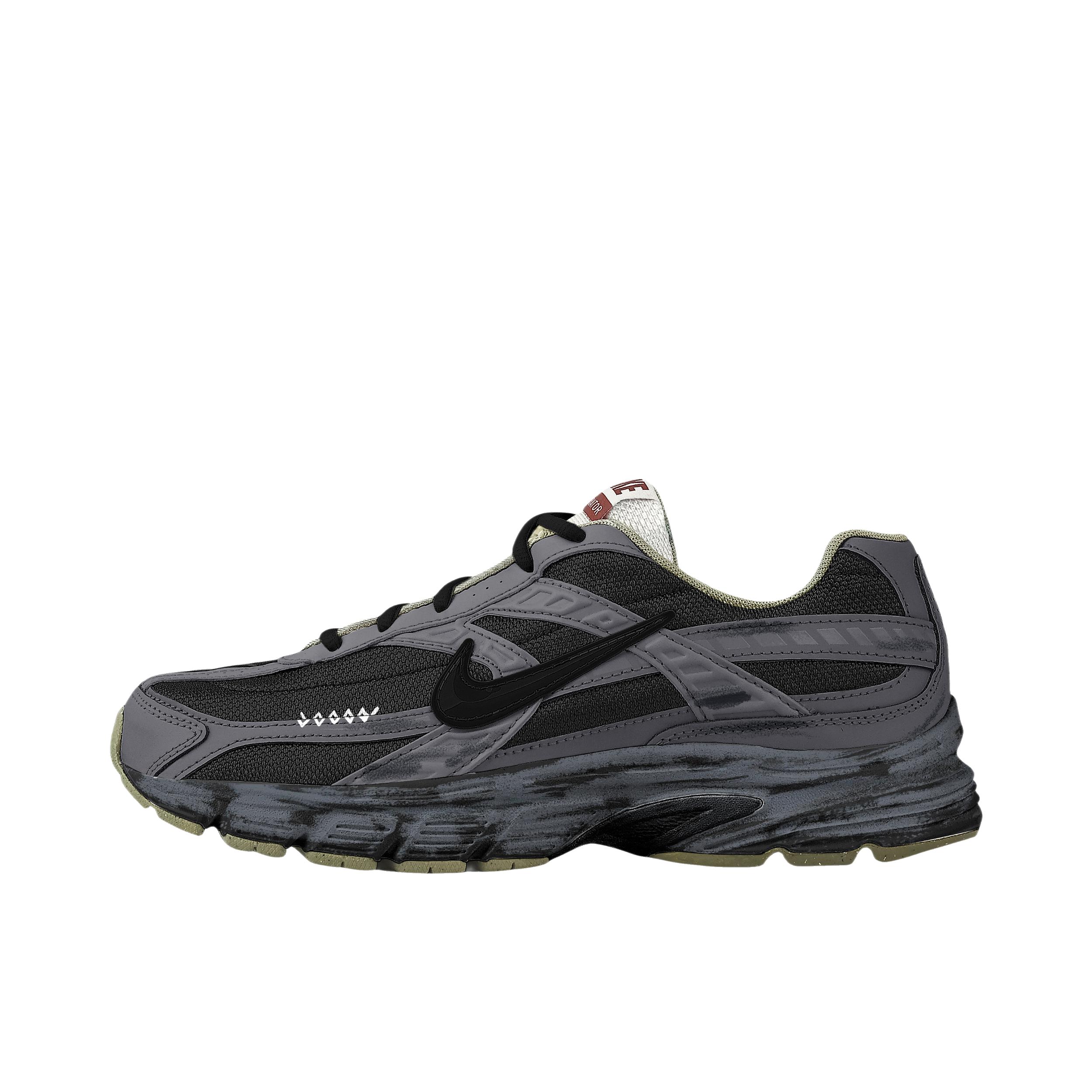 推荐商品：【定制球鞋】 Nike Initiator 跑鞋 做旧机能减震轻便网布透气防滑耐磨织物舒适支撑合成革休闲百搭 战损黑武士