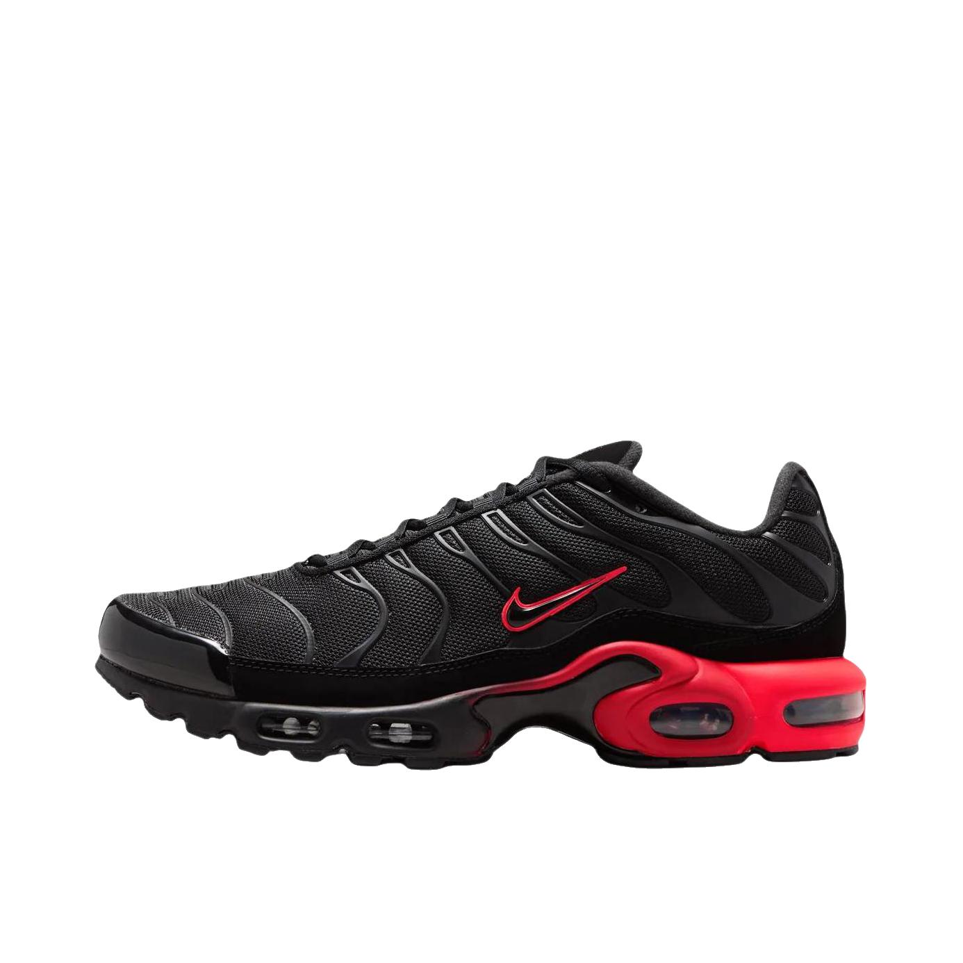 推荐商品：Nike Air Max Plus 跑鞋 休闲舒适轻便网布透气防滑耐磨气垫缓震包裹性贴合圆头 黑色/玫红色