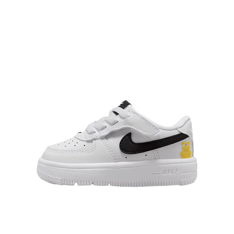推荐商品：Nike Air Force 1 板鞋儿童 透气舒适防滑耐磨轻便休闲 小童/正白色/深黑色