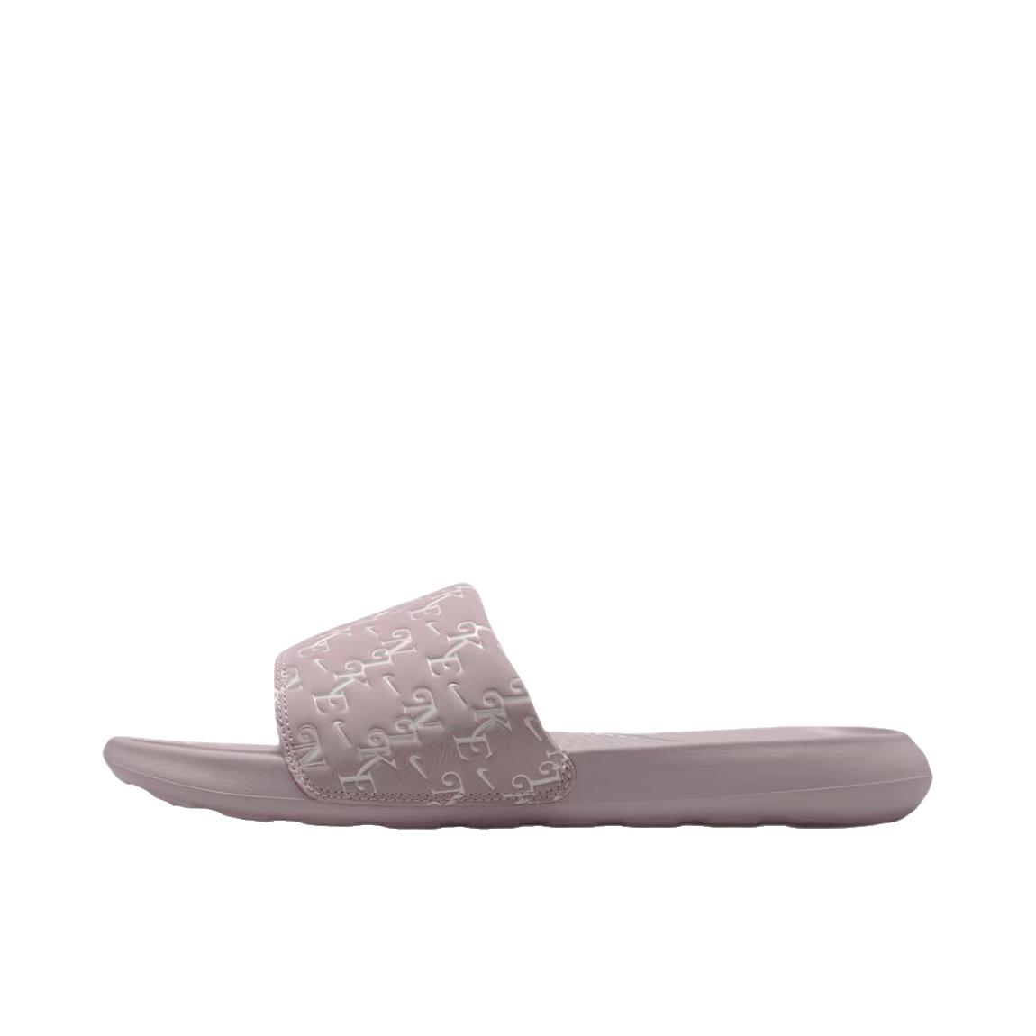推荐商品：Nike Victori One Slide 回弹缓震 防滑耐磨 舒适轻便 透气 防水 运动 一字 拖鞋 浅紫色