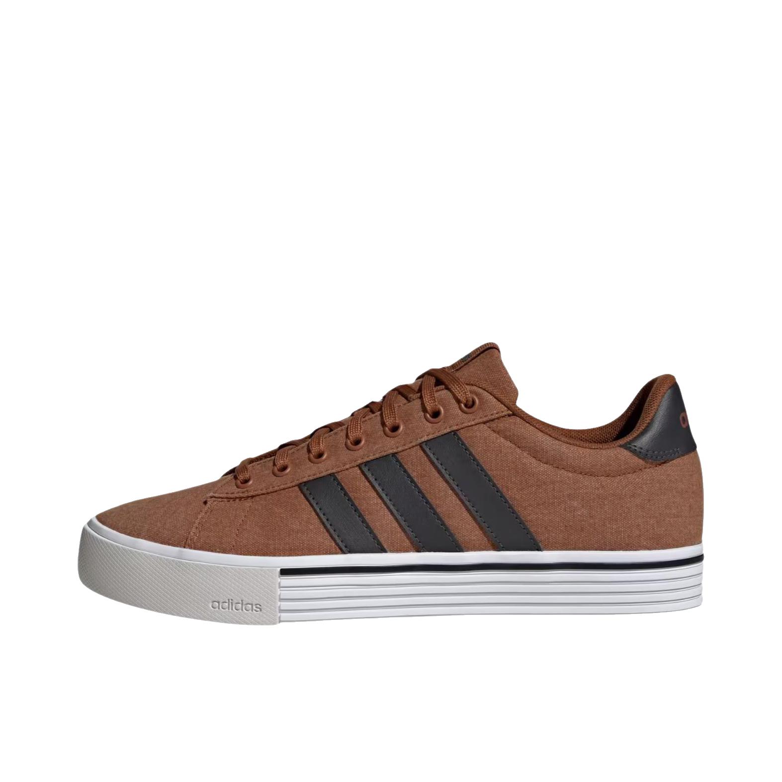 推荐商品：adidas neo Daily 4.0 板鞋 轻便舒适防滑耐磨复古百搭合成革轻运动 褐色