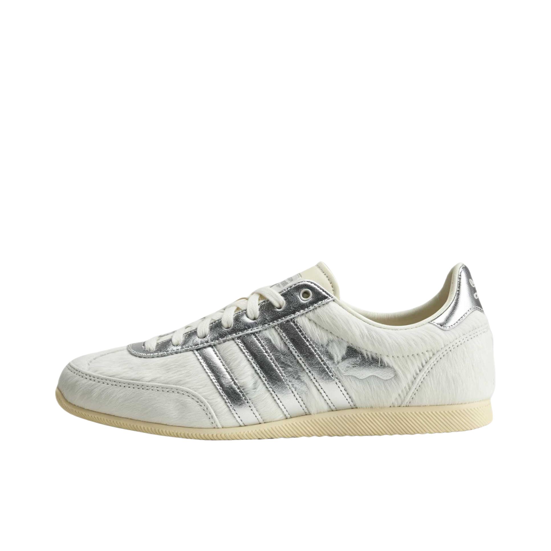 推荐商品：adidas Originals Japan 防滑耐磨 舒适轻便 复古百搭 潮流 T头鞋 薄底鞋 运动休闲鞋 奶油白/银色金属色/暖香草色