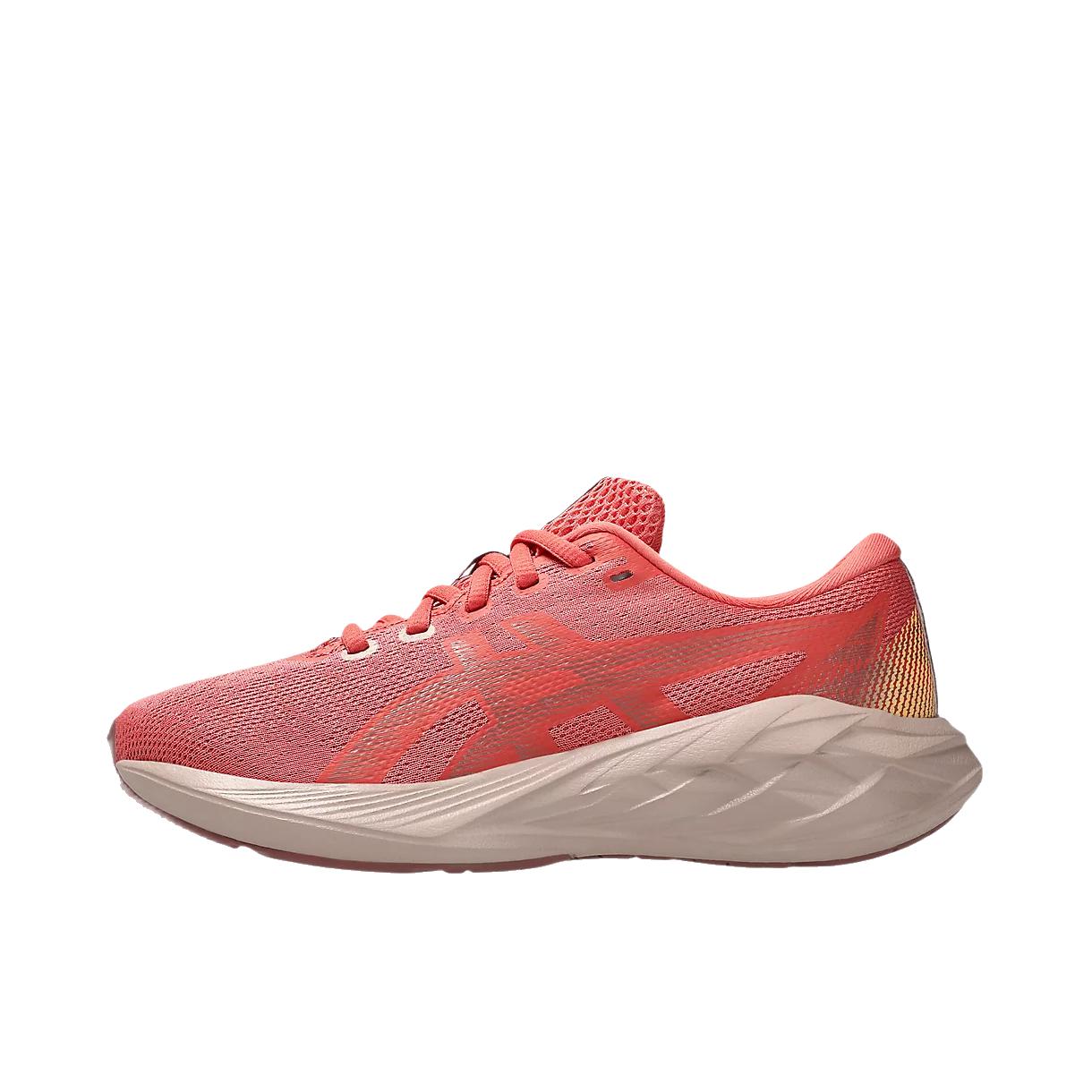 推荐商品：Asics/亚瑟士 Novablast 5 跑鞋 圆头舒适百搭防滑耐磨缓震橡胶贴合短跑轻量回弹支撑 大童/红色/米色