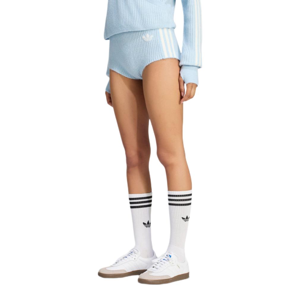 推荐商品：adidas Originals/三叶草 x JENNIE 2026AW 联名修身针织休闲短裤 女装 LD8935 蓝