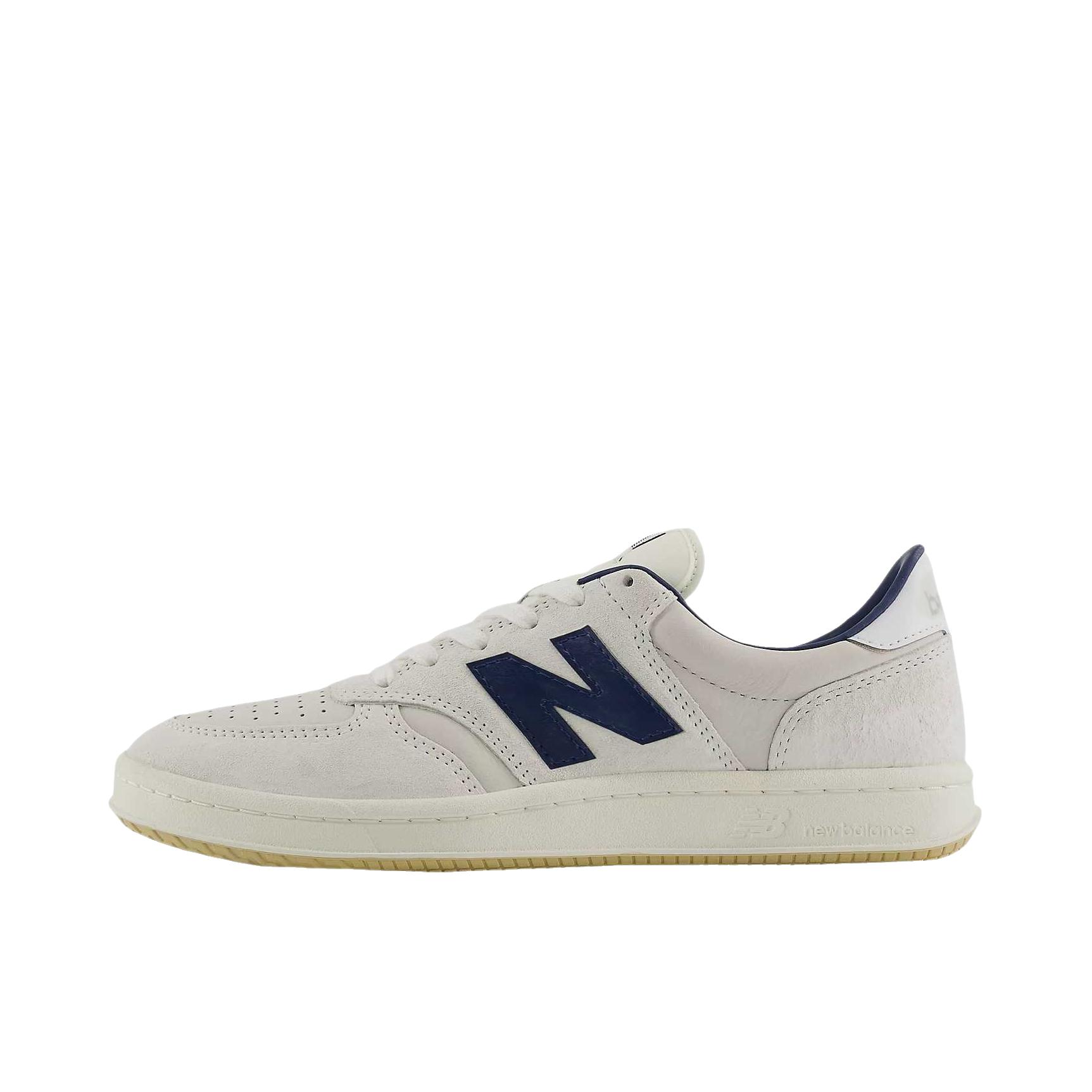 推荐商品：New Balance T500 防滑耐磨 舒适简约 复古 休闲百搭 板鞋 D宽/珍珠白/海军蓝
