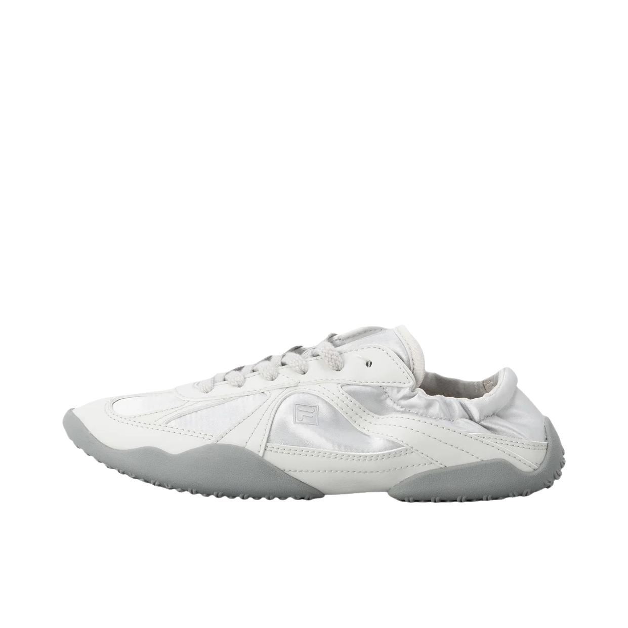 推荐商品：FILA/斐乐 Glio 舞纱鞋 芭蕾鞋 运动休闲鞋 百搭橡胶系带圆头薄底德训 女款/银色/奶油白