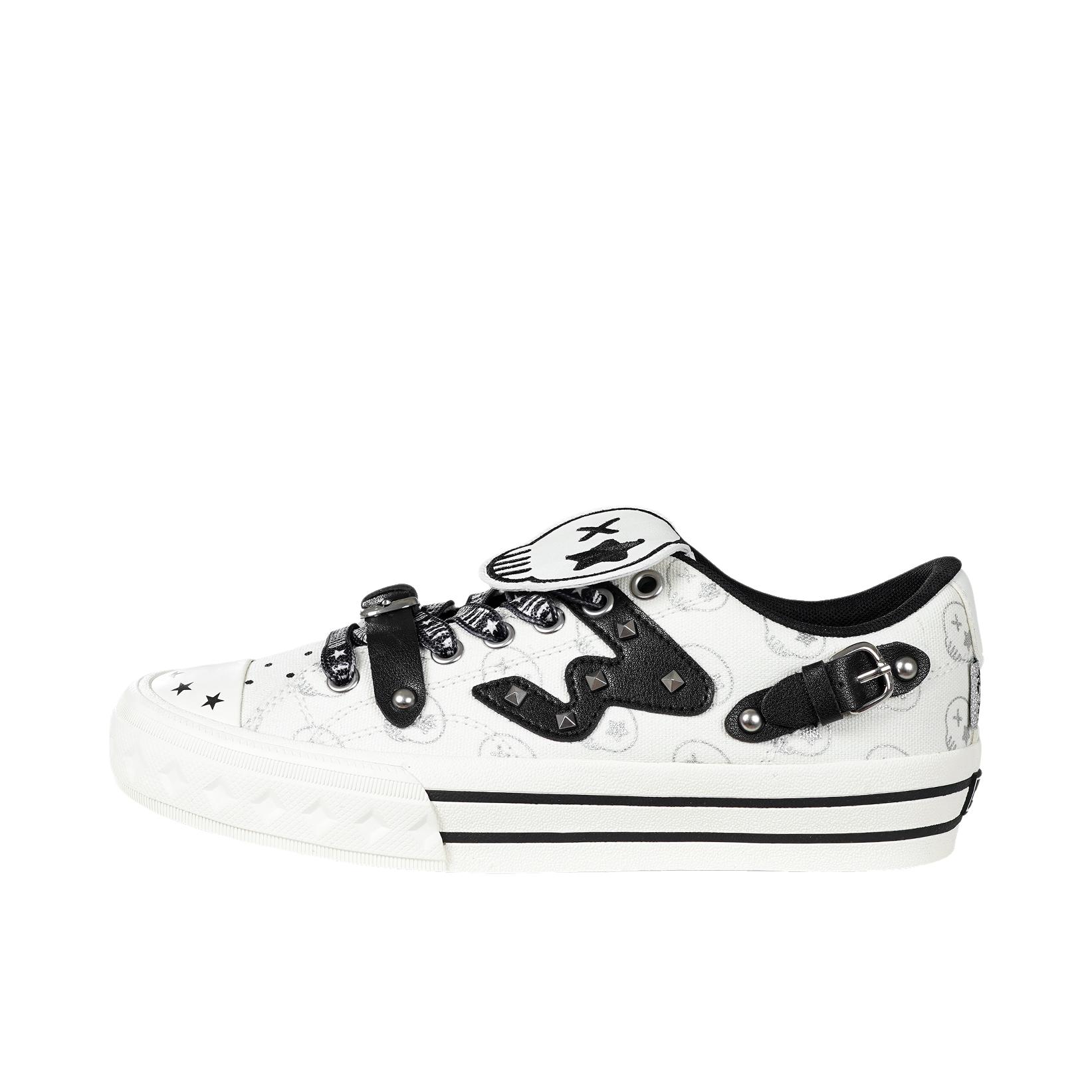 推荐商品：Ollieskate/顽刻 板鞋 百搭休闲个性情侣 黑色/白色
