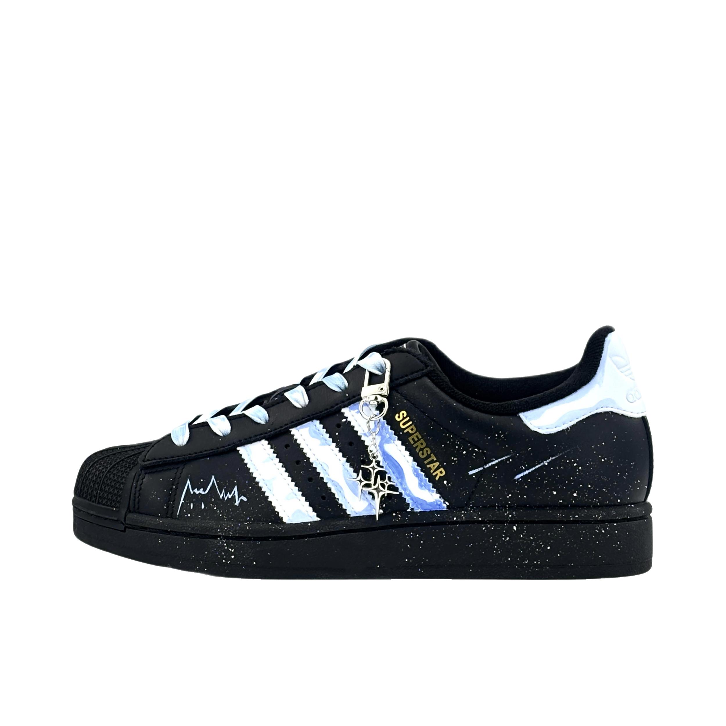 推荐商品：【定制球鞋】 adidas Originals Superstar 板鞋 防踢减震防滑耐磨百搭潮流时尚合成革贝壳头 墨染星河