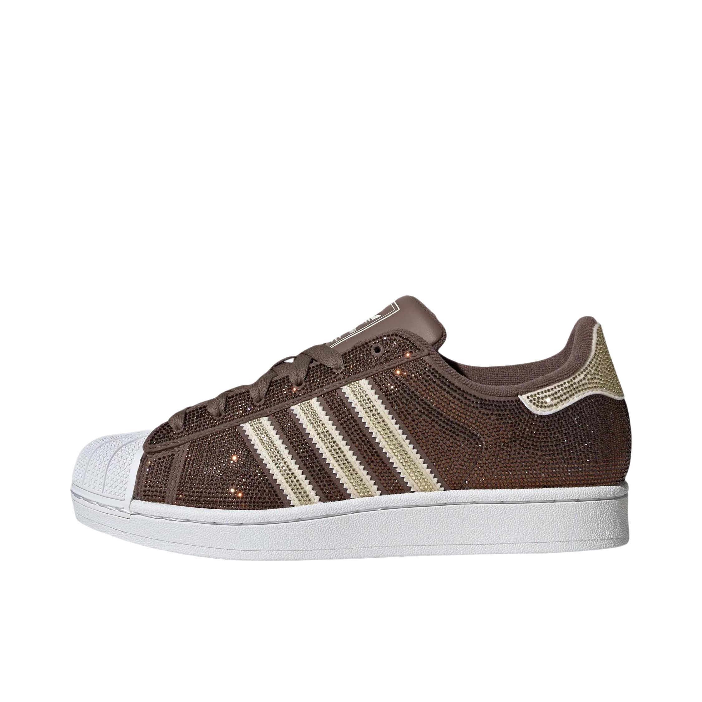 推荐商品：adidas Originals Superstar 2 板鞋 复古防滑耐磨贝壳头贴合圆头支撑 岩层深土地棕/乳白色/白色