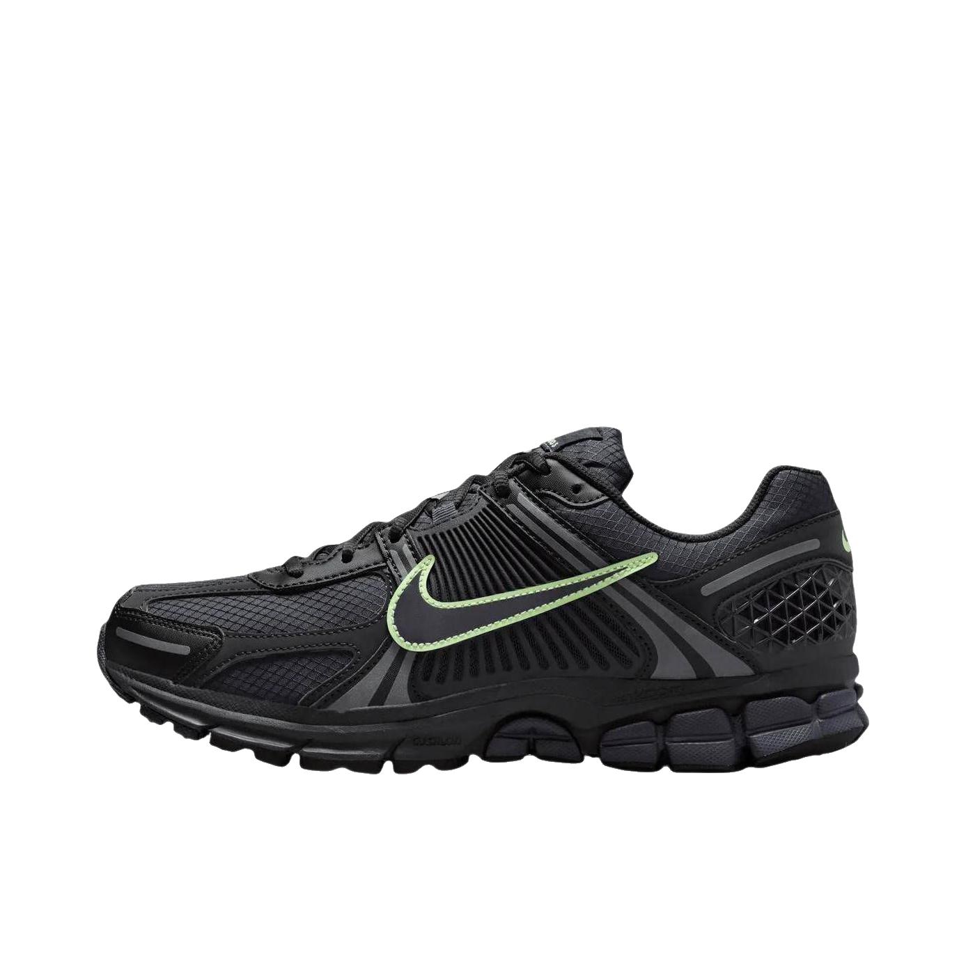 推荐商品：Nike Zoom Vomero 5 跑鞋 舒适缓震网面透气百搭复古支撑训练轻便 深黑色