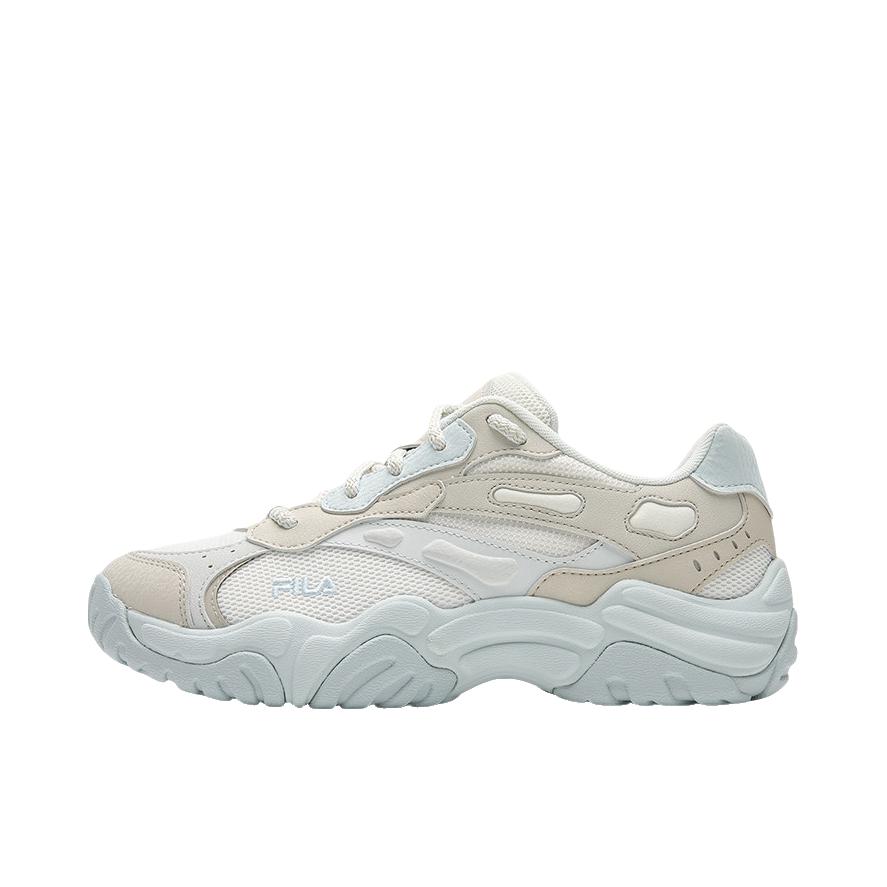 推荐商品：FILA/斐乐 KORAL 珊瑚鞋 老爹鞋 越野跑鞋 复古增高耐穿减震轻便情侣 女款/椰浆白/雨朦灰