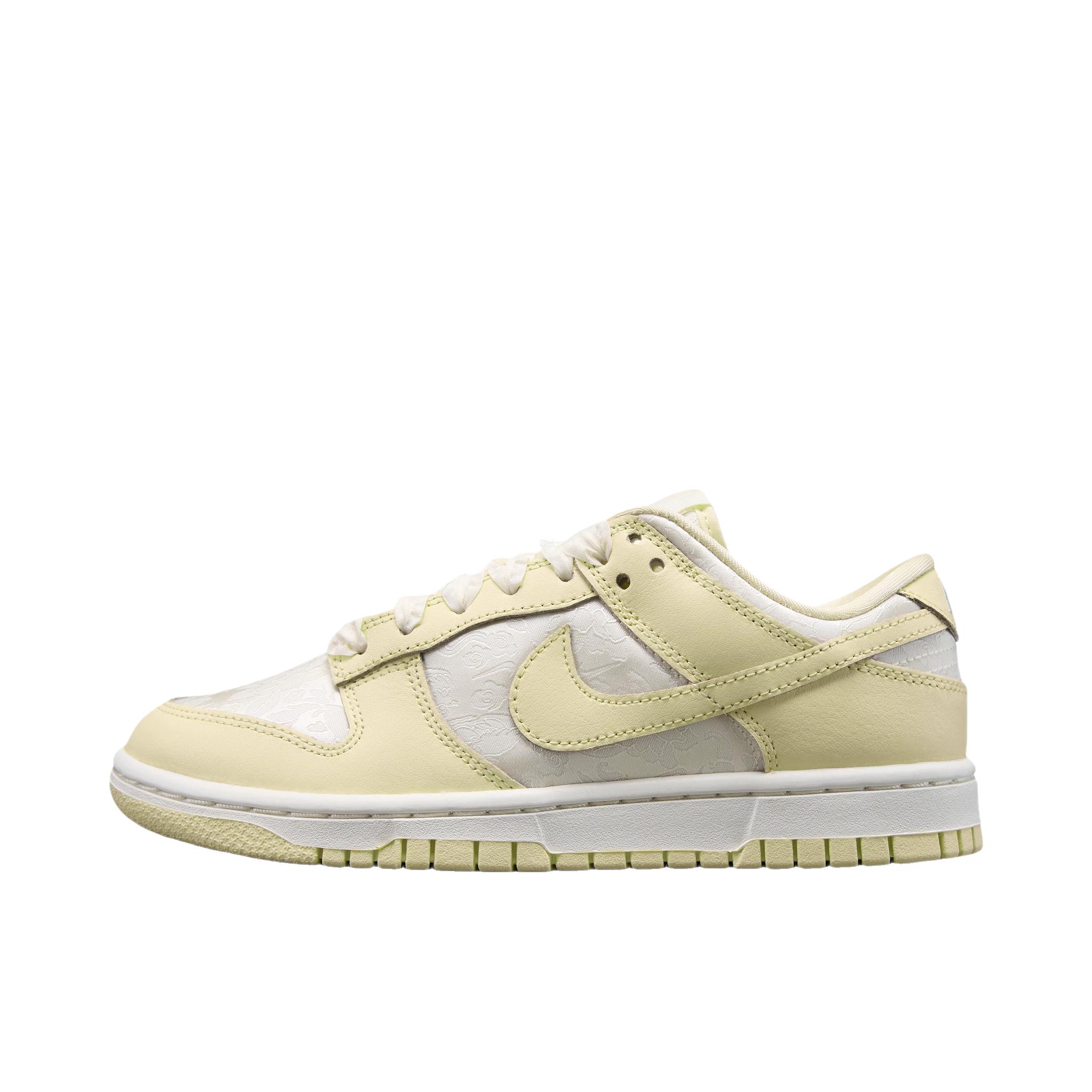 推荐商品：Nike Dunk 板鞋 经典复古百搭 帆白色/石膏色